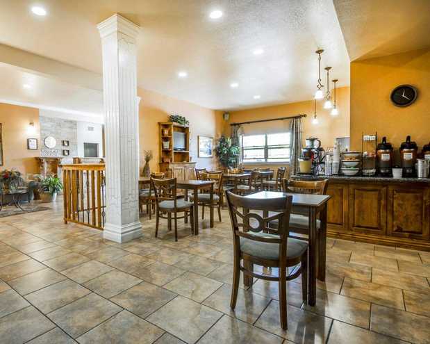 Images Comfort Inn & Suites