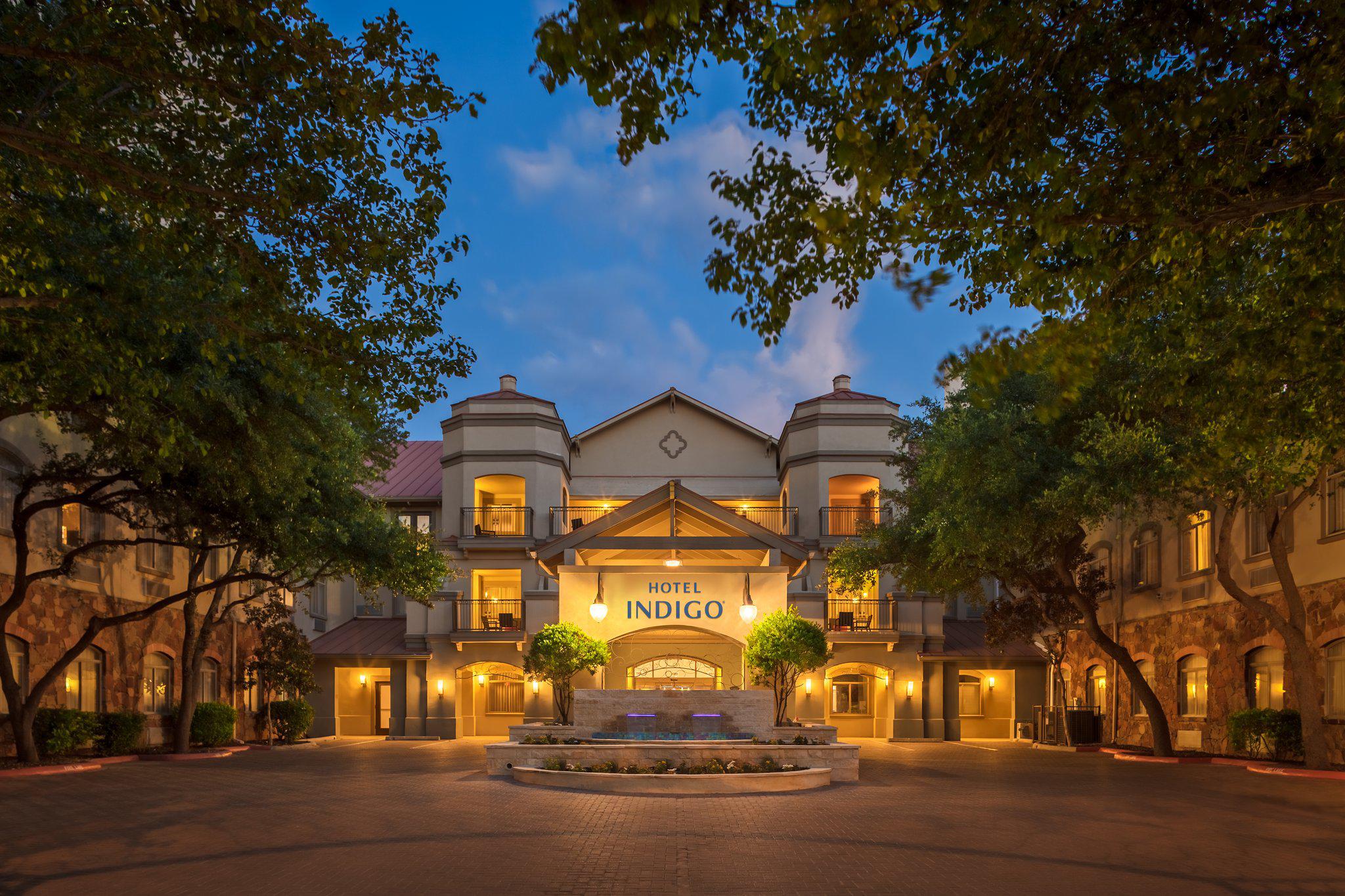 Hotel Indigo San Antonio-Riverwalk Photo