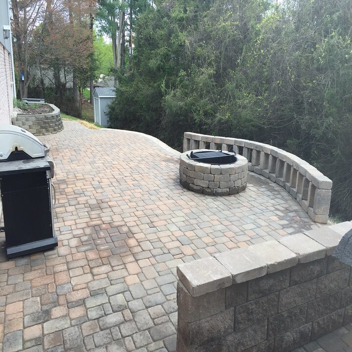 WDR Hardscapes & Land Designs Image