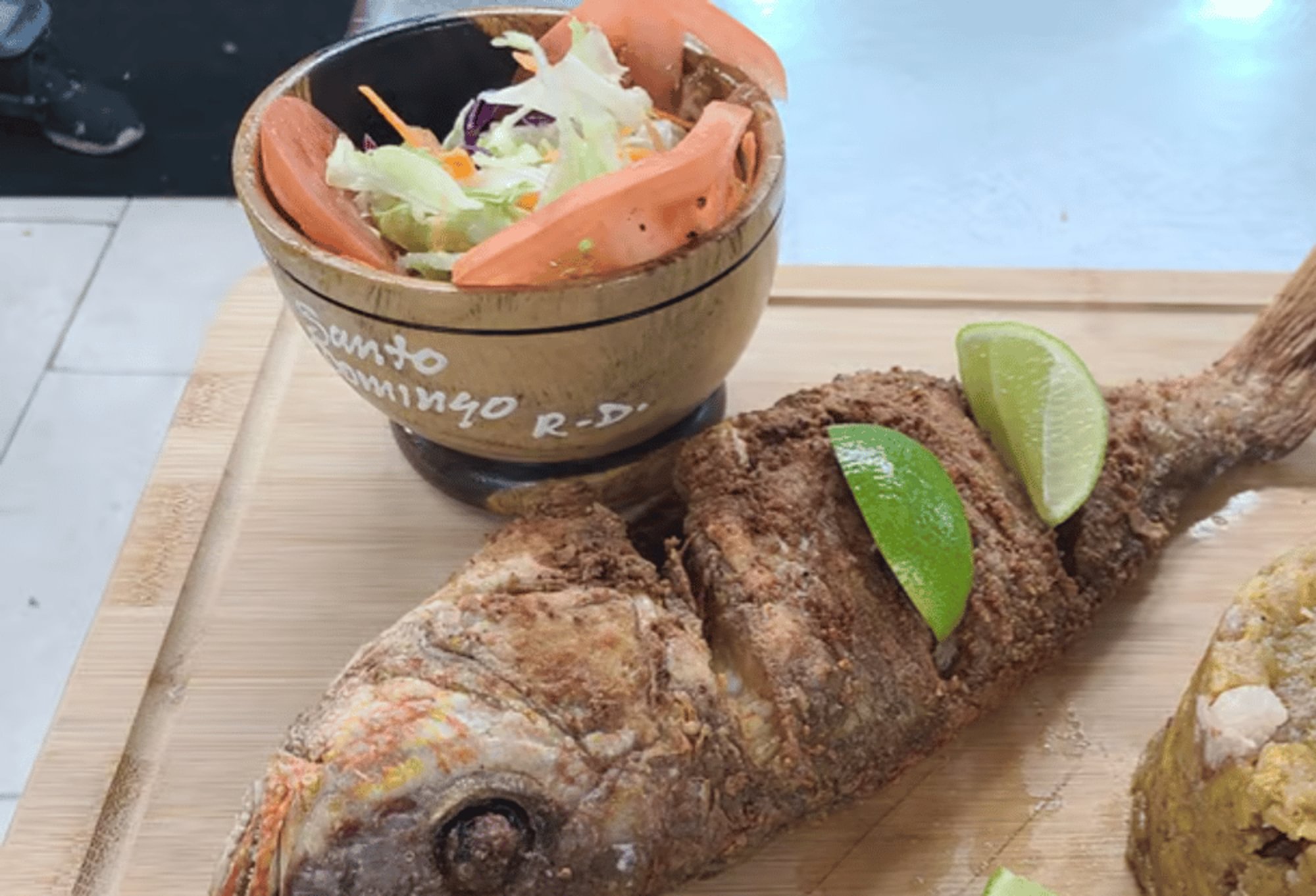 Pescado Rojo Frito / Fried Red Snapper MEDIANO