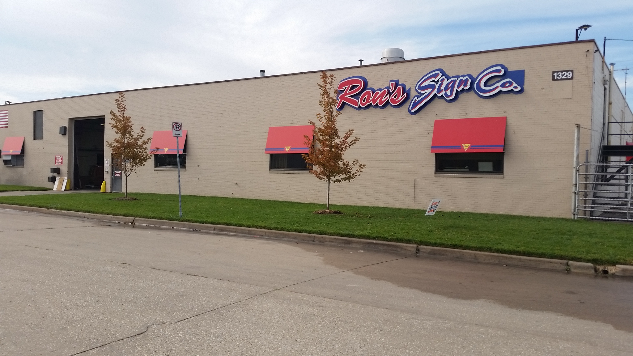 Ron's Sign Company Photo