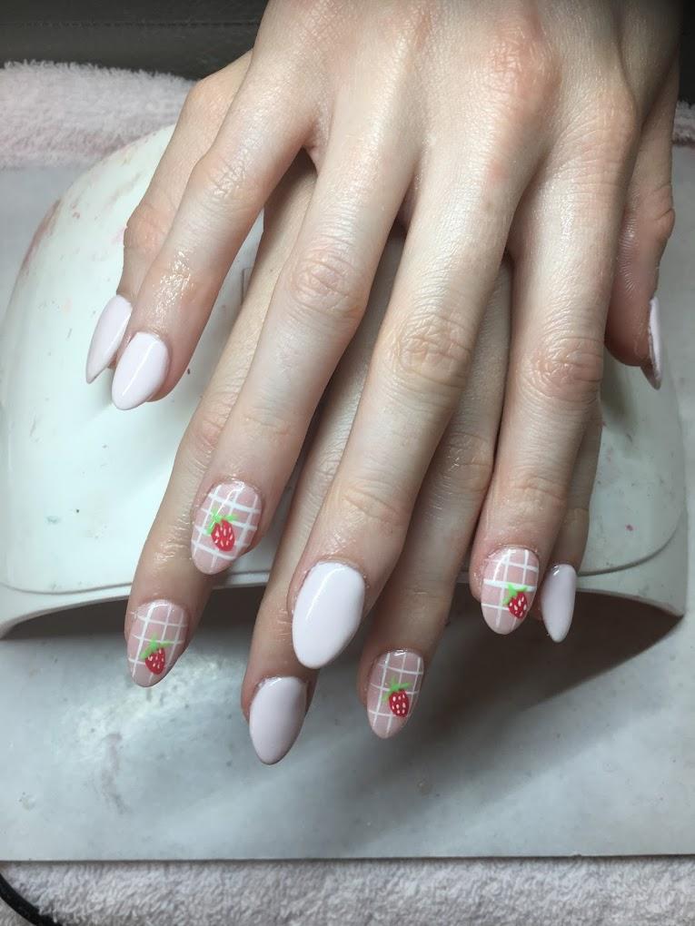 Amazing Nails &amp; Brow Art Logo