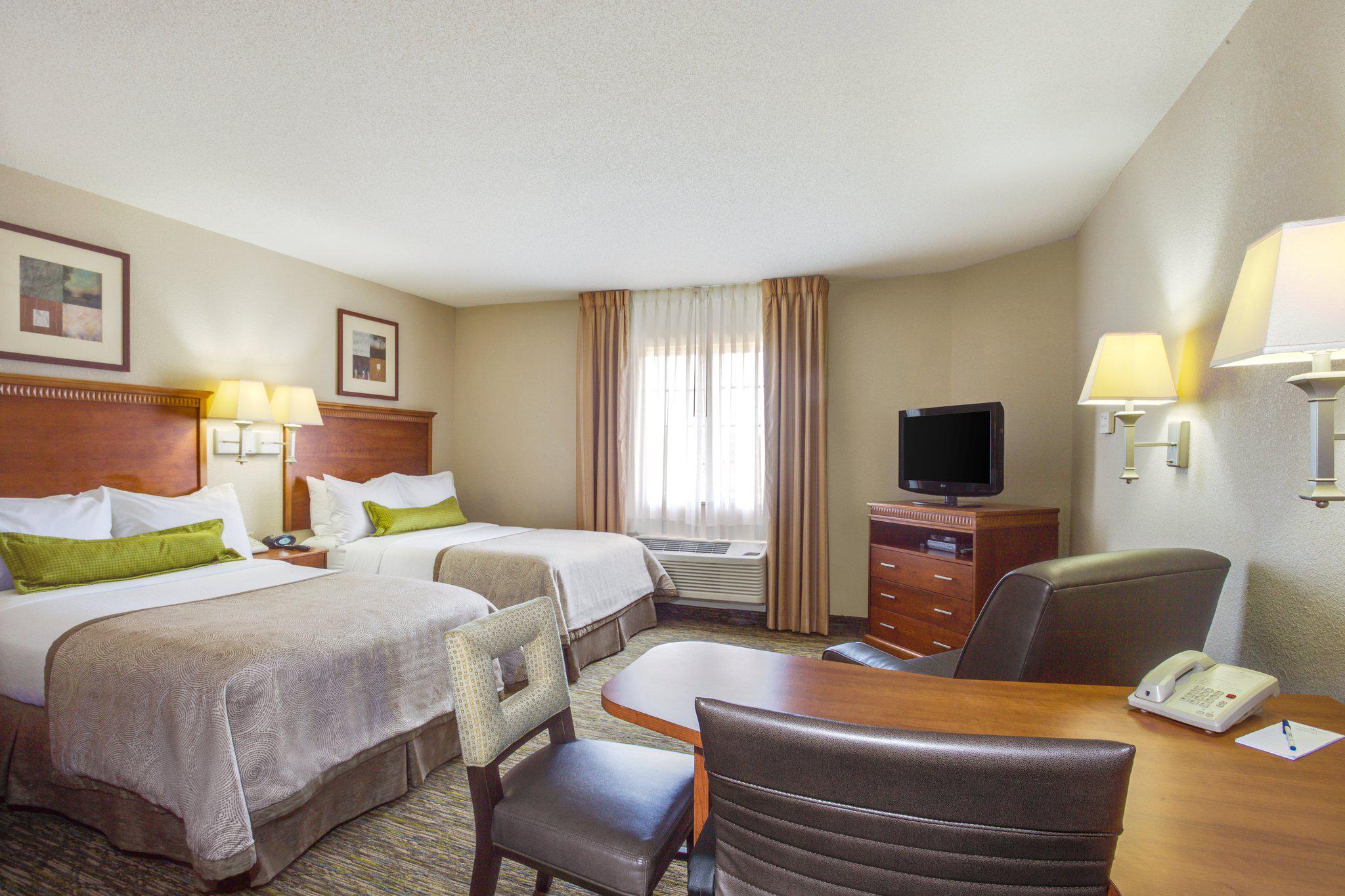 Candlewood Suites Virginia Beach Town Center Photo