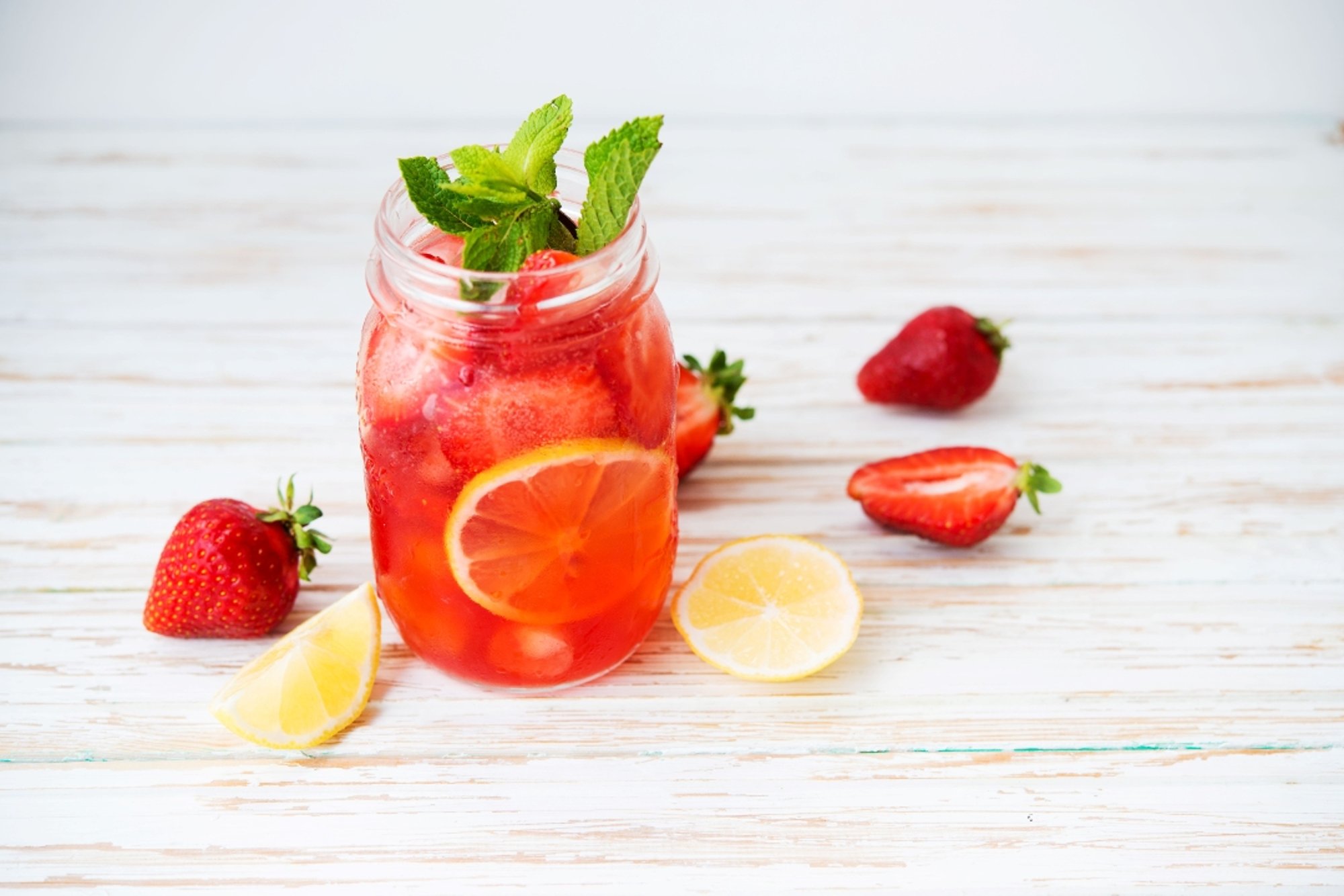 STRAWBERRY LEMONADE
