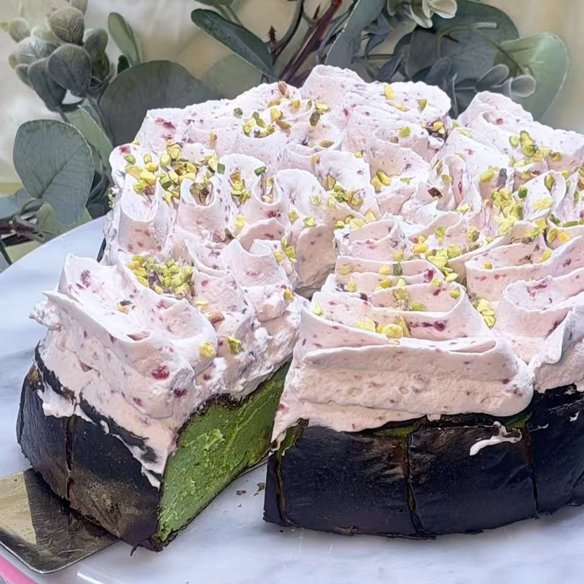 8 '' Pistachio Basque Cheesecake 8寸开心果巴斯克蛋糕