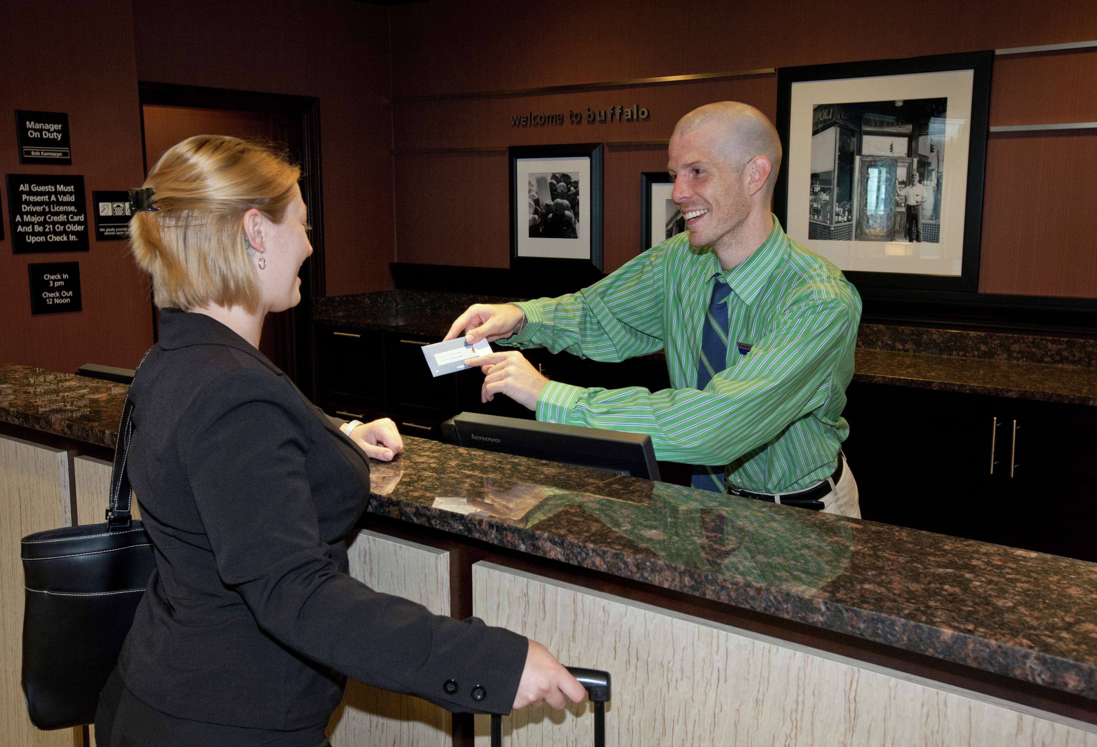 Hampton Inn & Suites Buffalo Downtown Photo