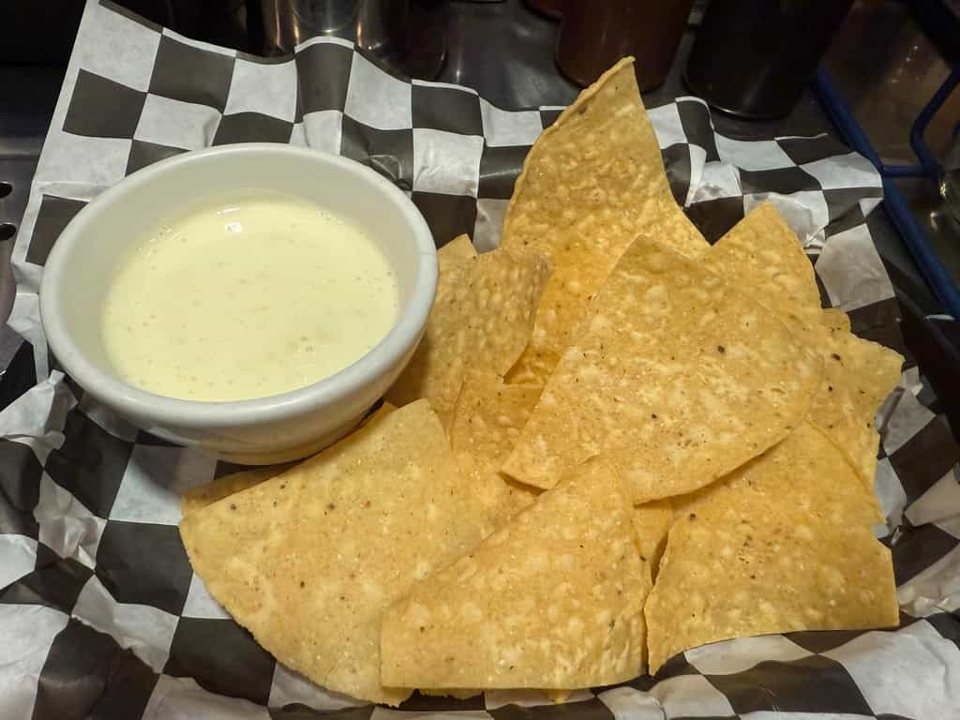 Chips & Queso