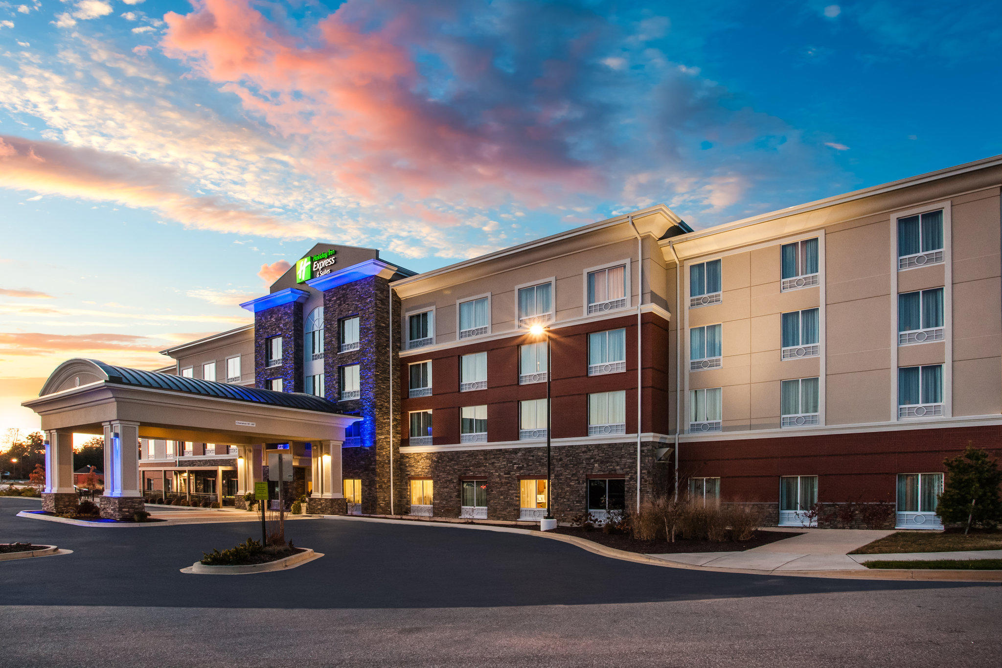 Holiday Inn Express & Suites Lexington Park-California Photo