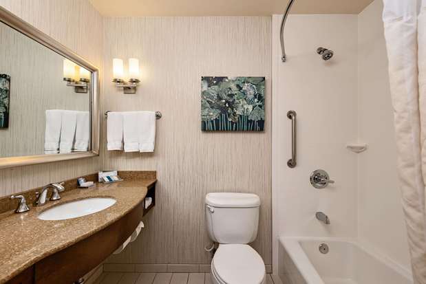 Images Hilton Garden Inn Overland Park