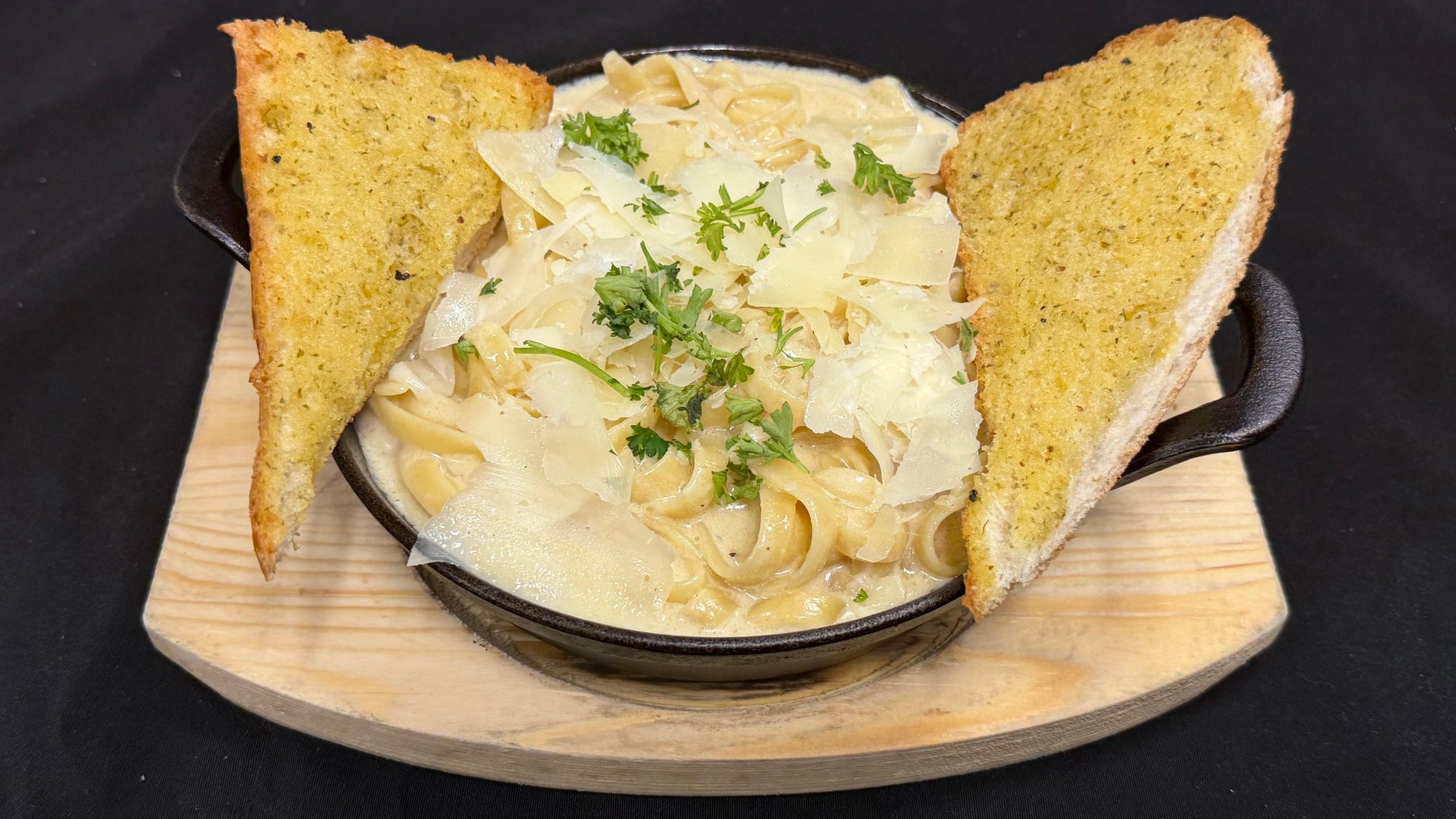 FETTUCINNI ALFREDO