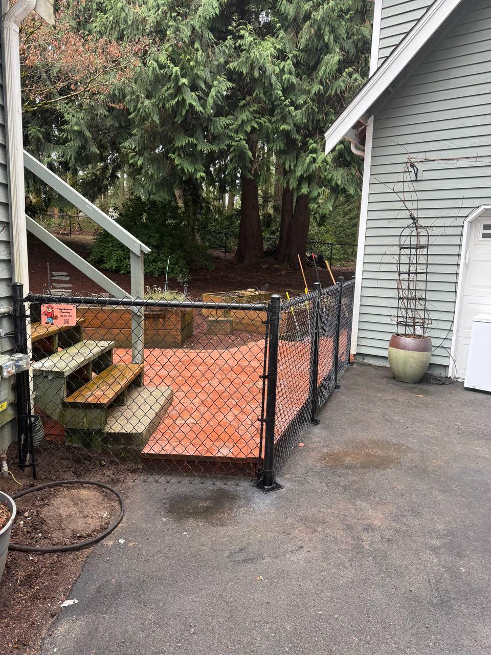 Tidy Beaver Fencing - Fence and Gate Contractor Image