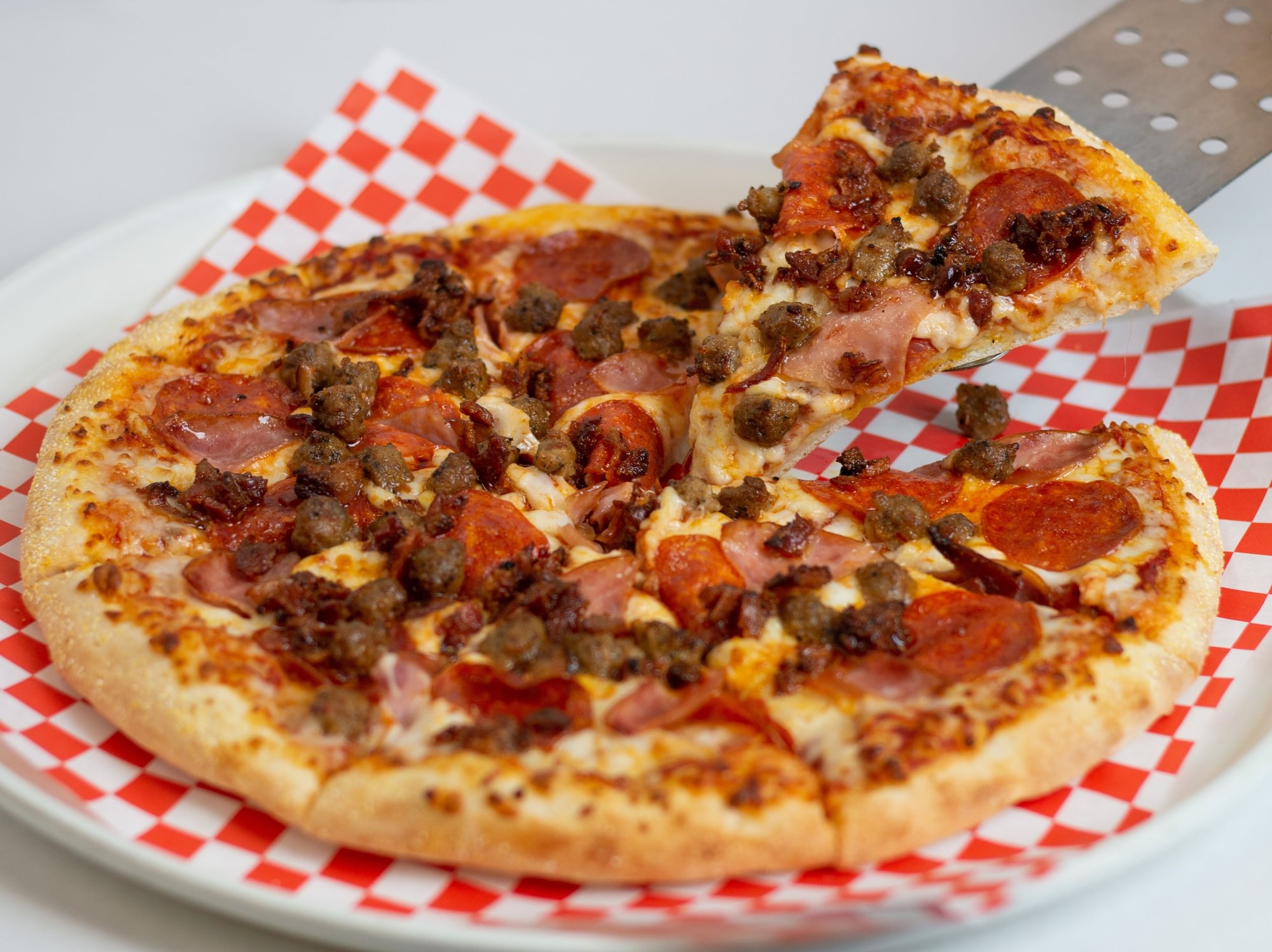 14" MeatEater Pizza