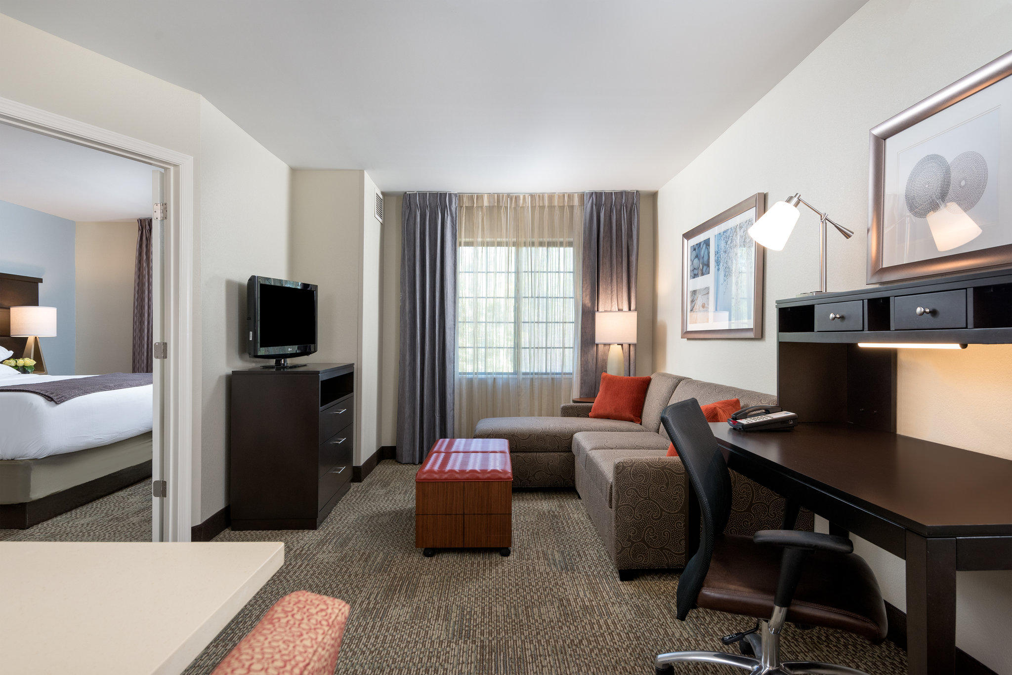 Staybridge Suites Chantilly Dulles Airport Photo