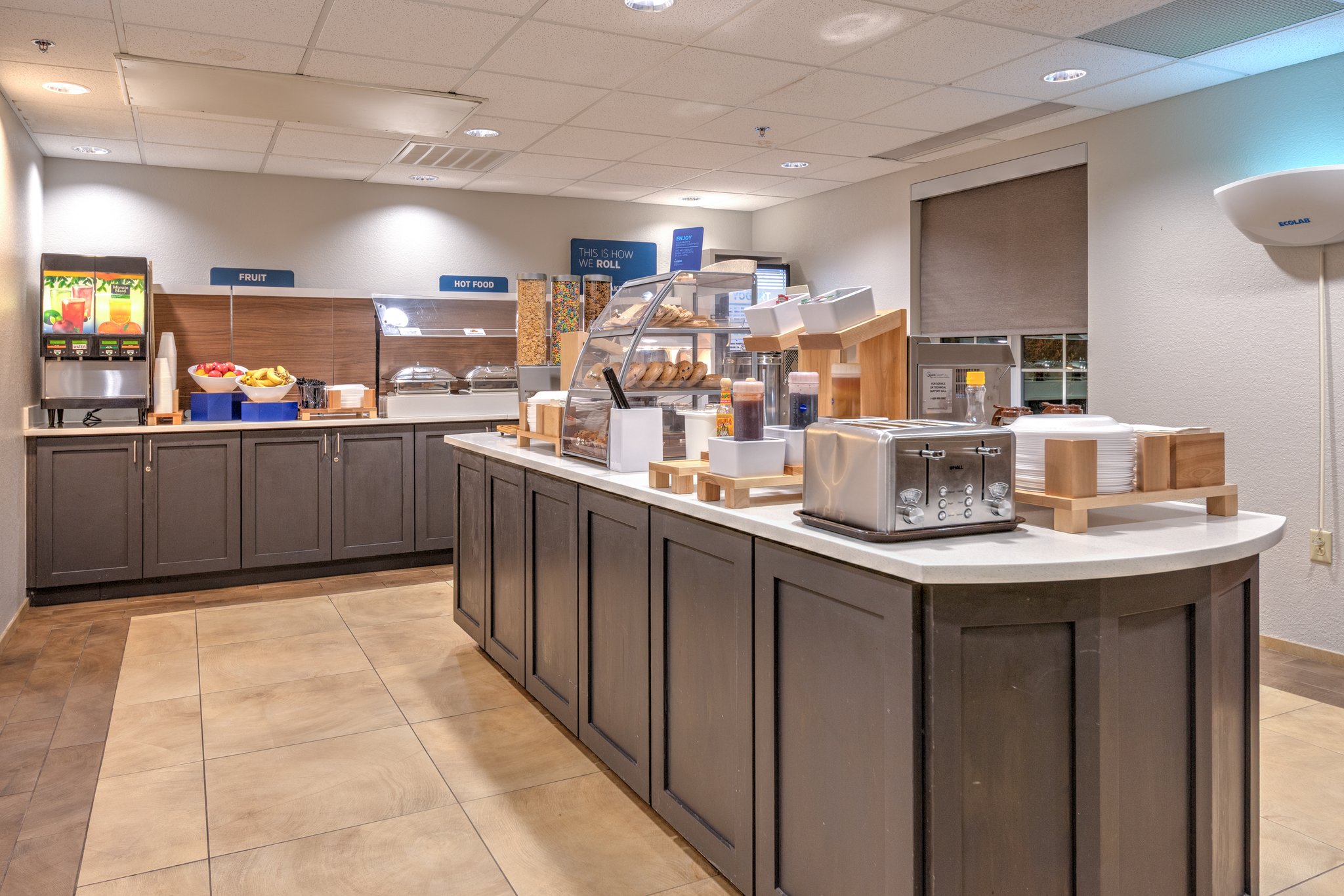 Candlewood Suites Building 144 Image