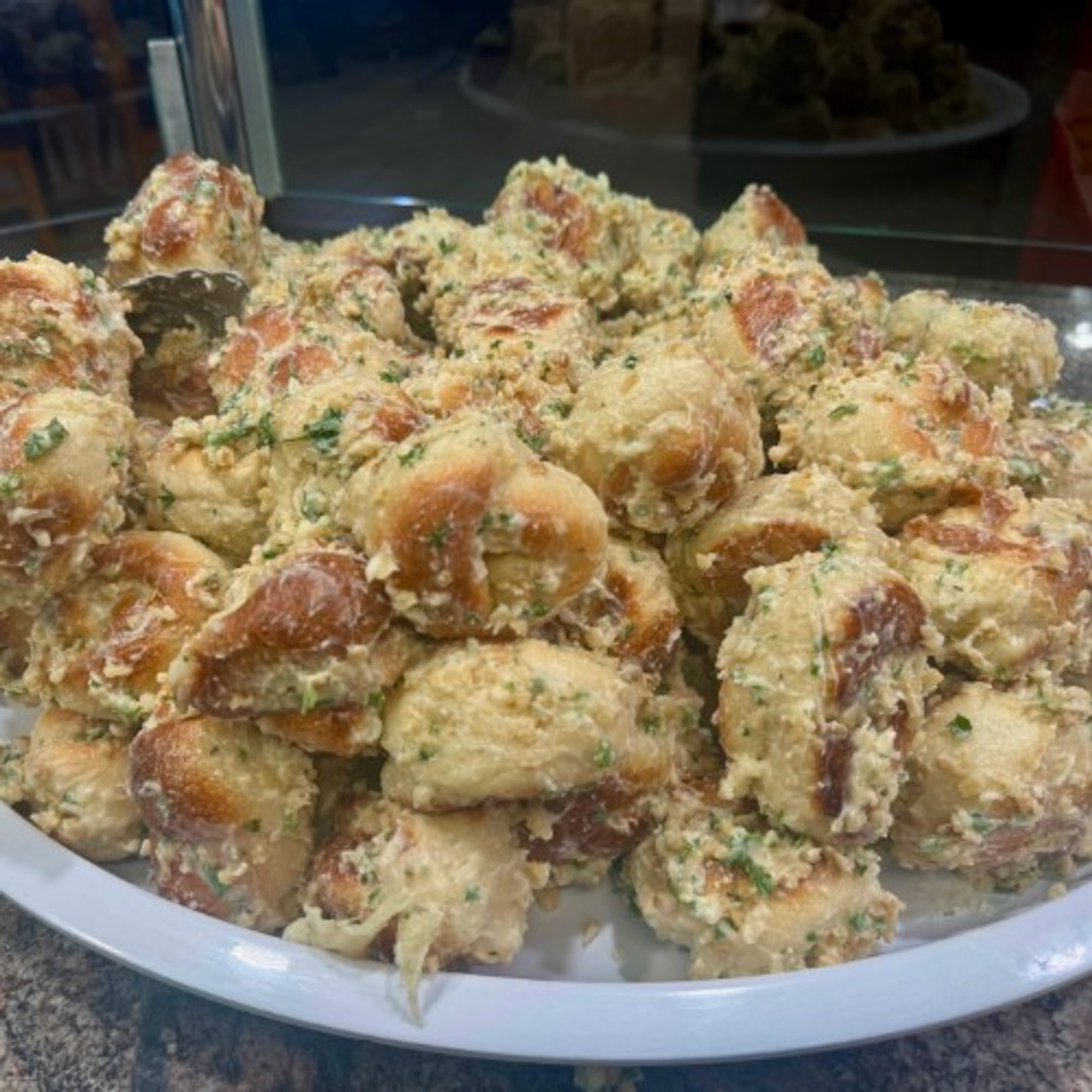6 Pieces Garlic Knots