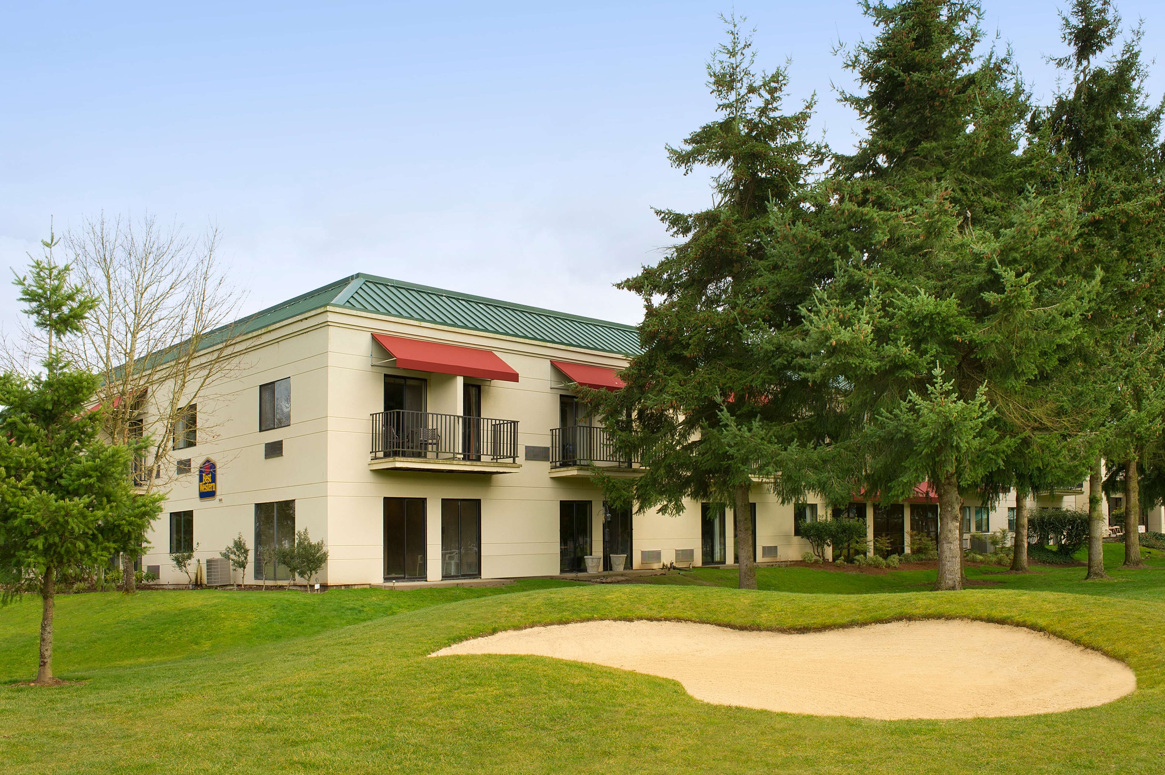 Best Western Plus Plaza by the Green Photo