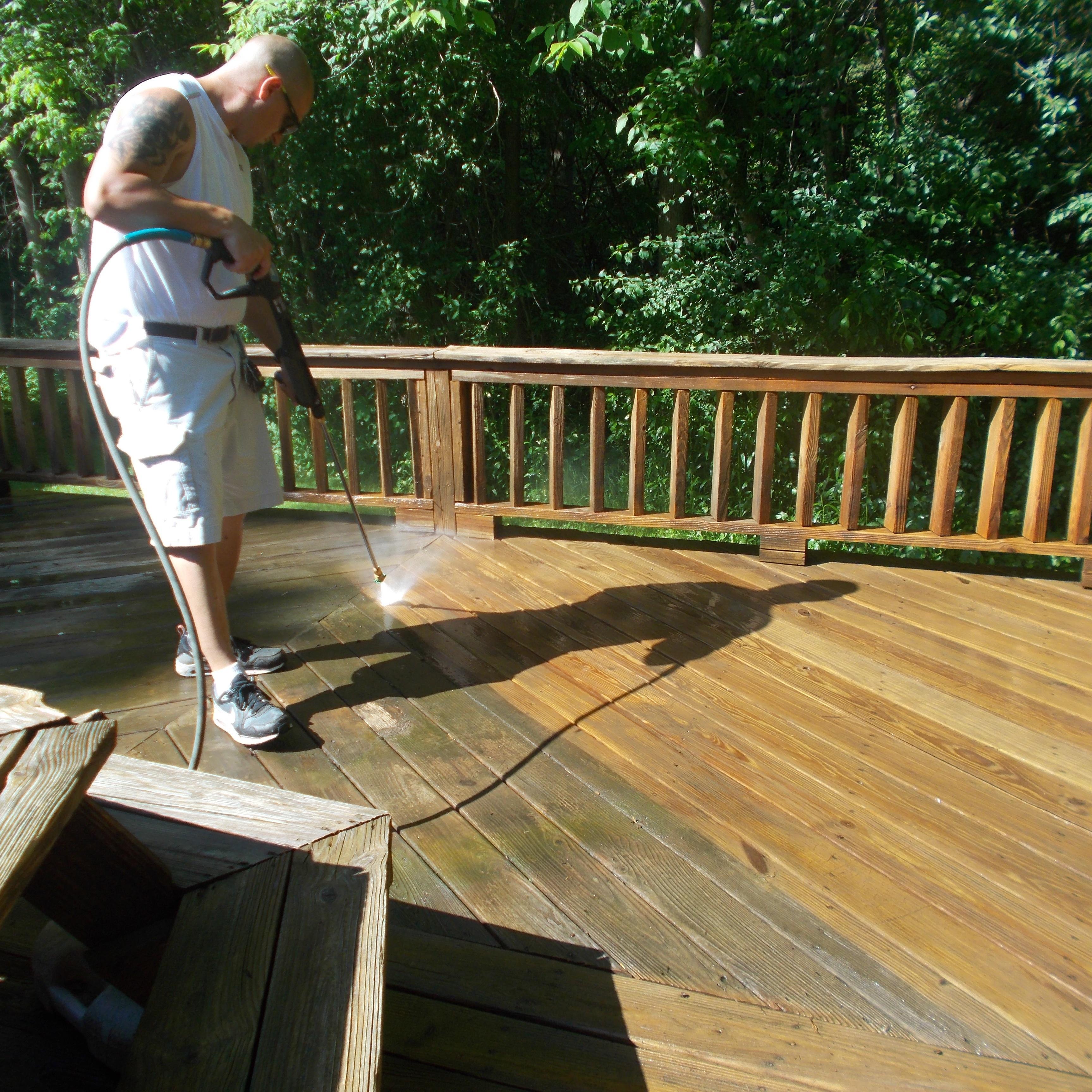 Antonio's Pressure Washing Logo