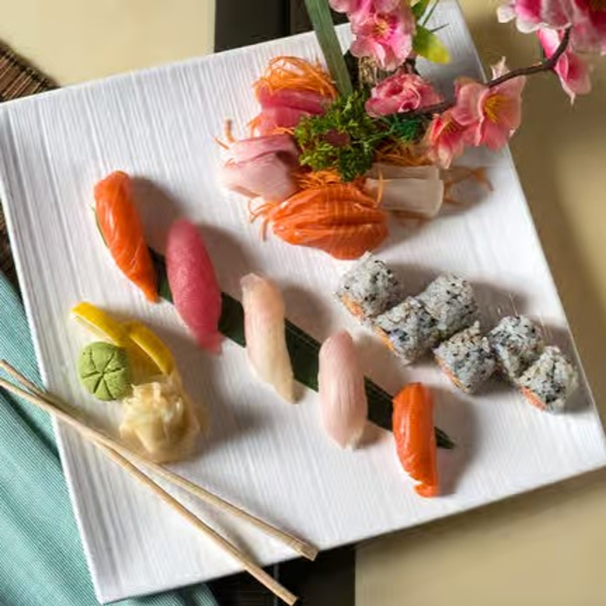 Sushi & Sashimi Deluxe