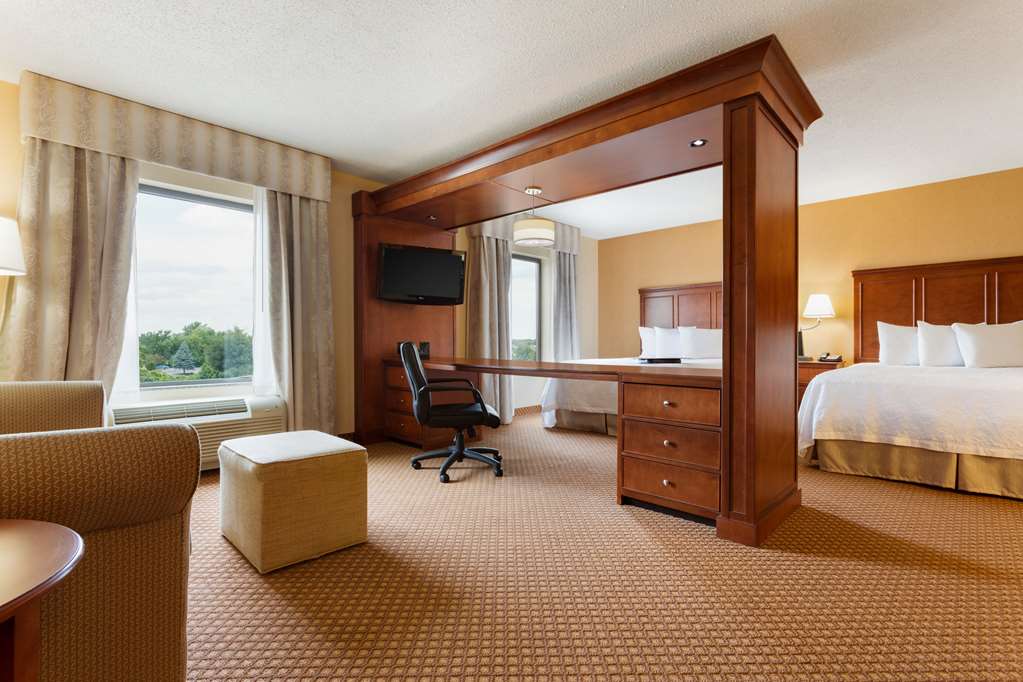 Hampton Inn & Suites Detroit/Chesterfield Township Image