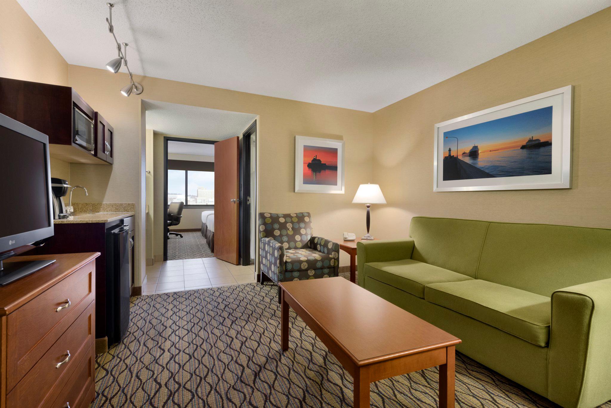 Holiday Inn & Suites Duluth-Downtown Photo