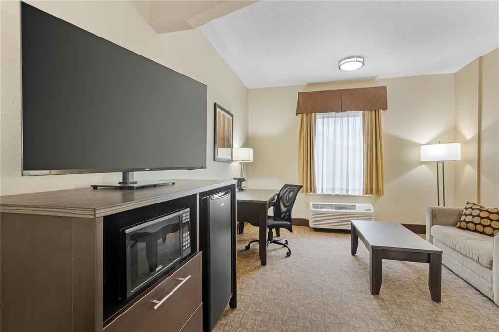 Best Western Teal Lake Inn Image