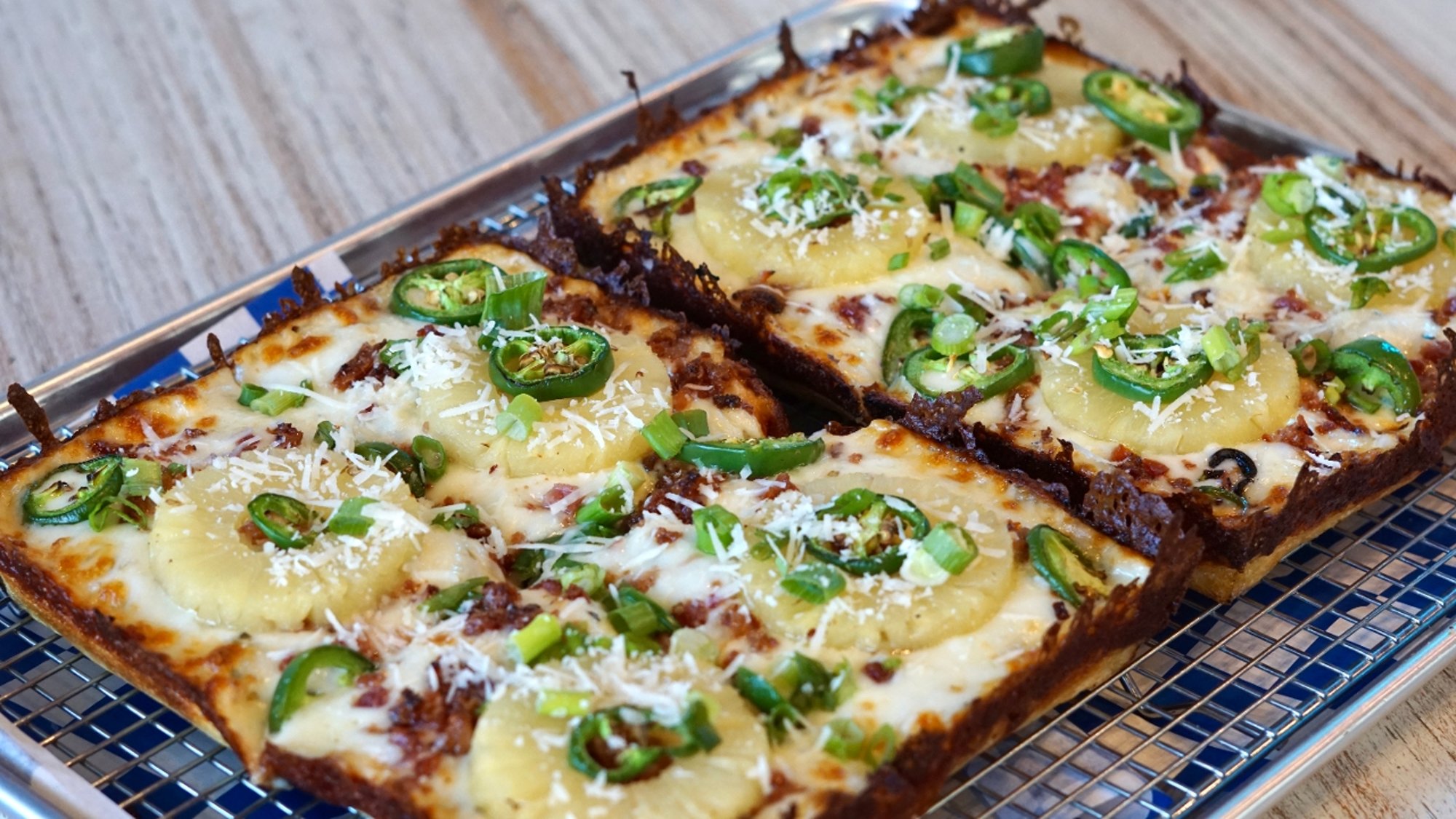 LARGE P.B.J. (PINEAPPLE - BACON - JALAPENO)