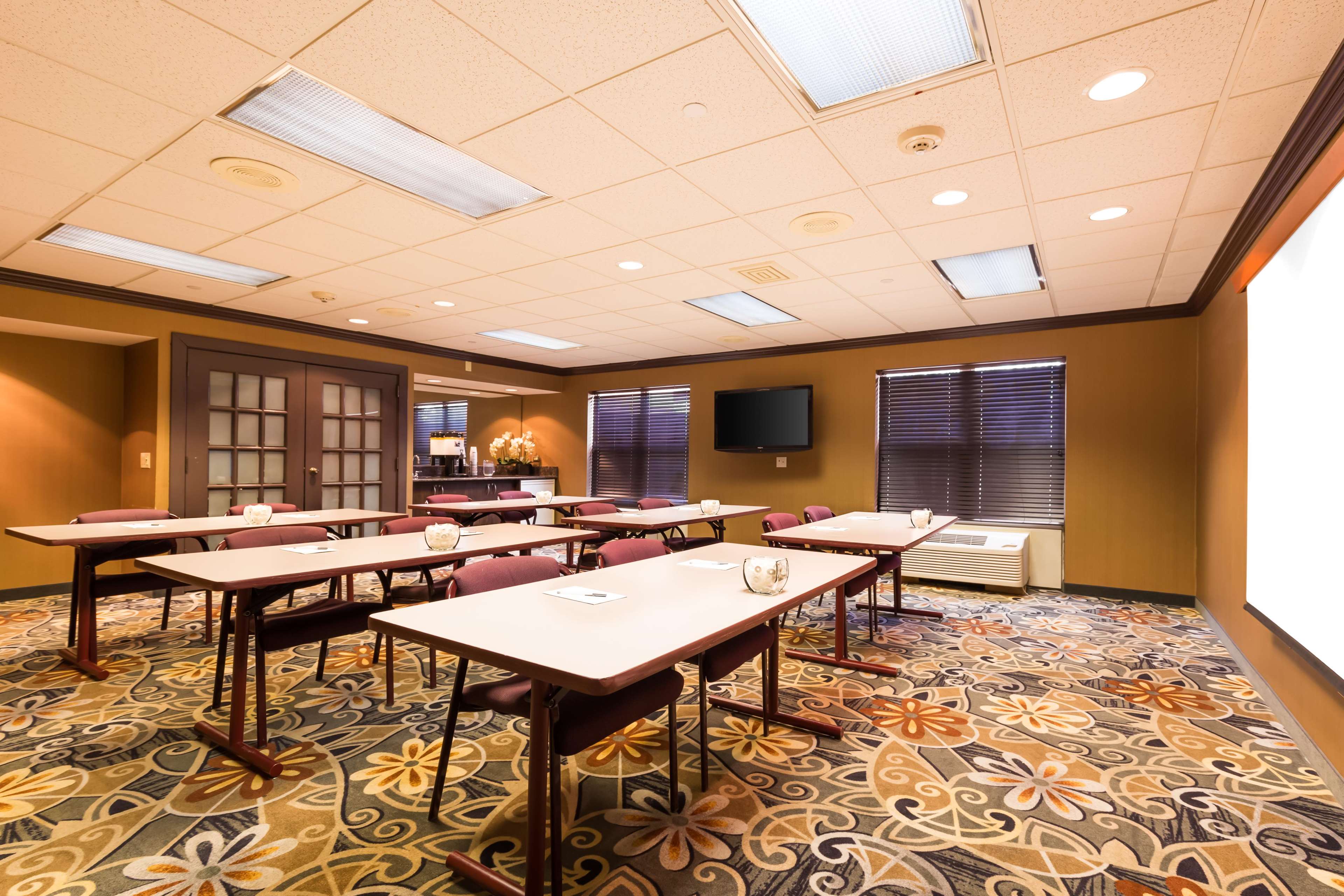 Hampton Inn & Suites Chicago/Hoffman Estates Photo