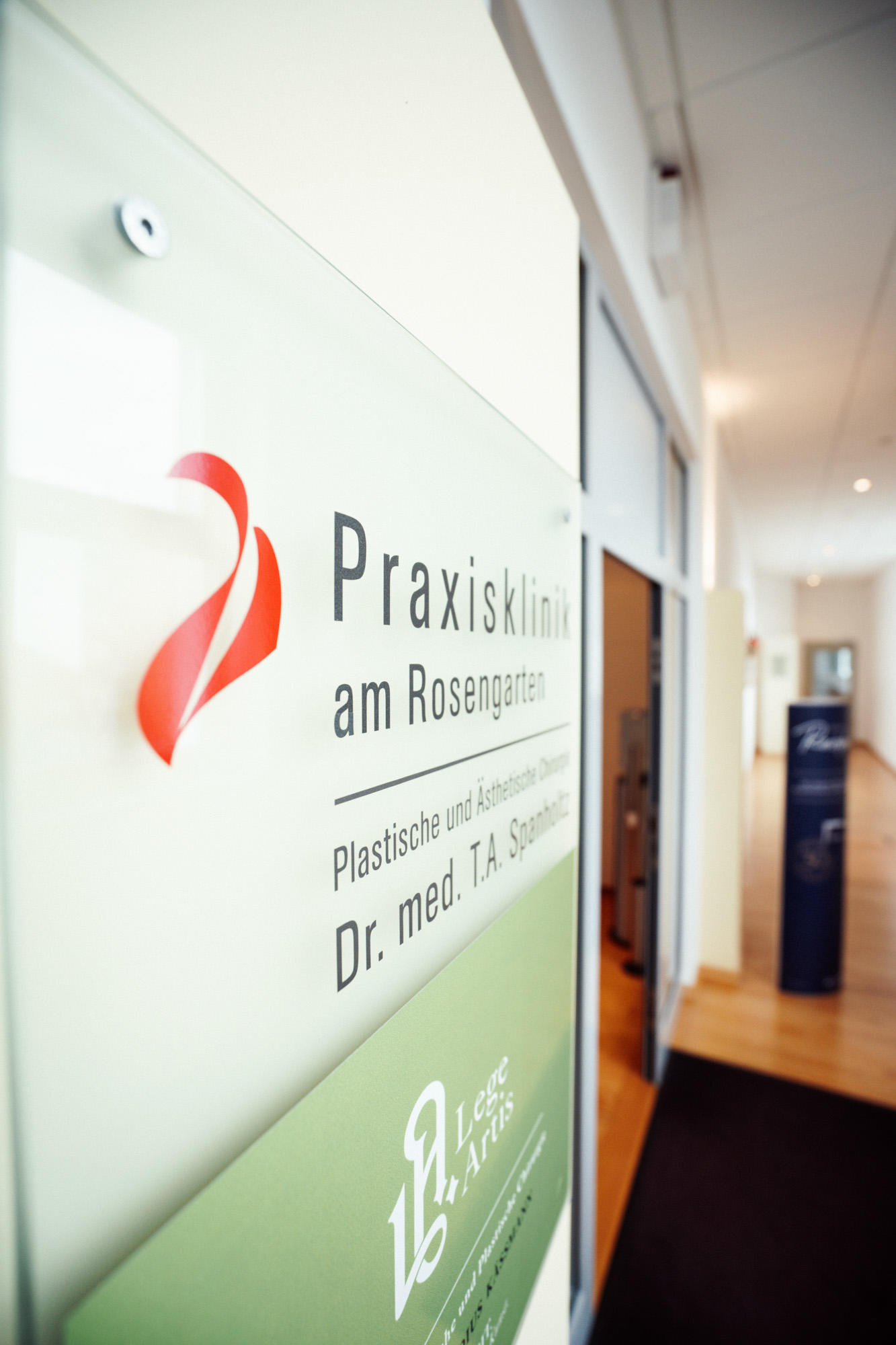 Bilder ICE AESTHETIC - Zentrum Kryolipolyse Bergisch Gladbach
