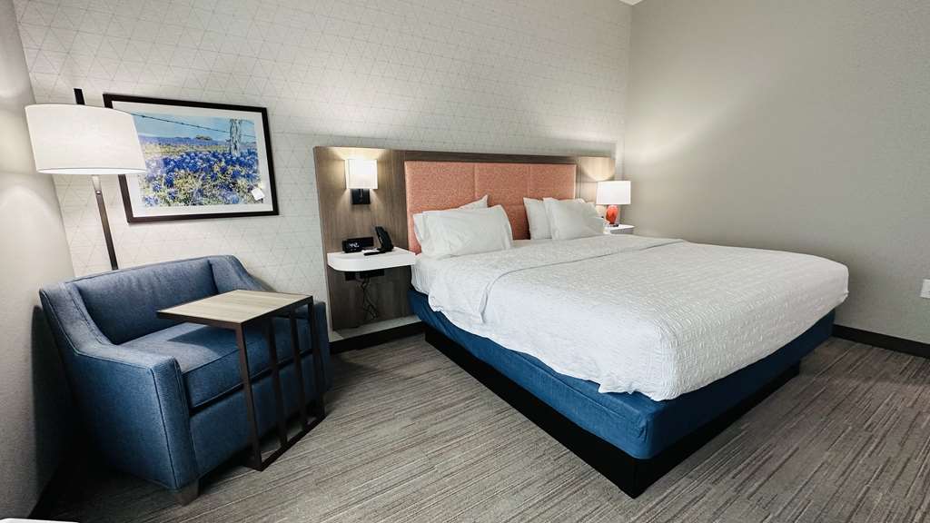 Hampton Inn & Suites Weatherford Image