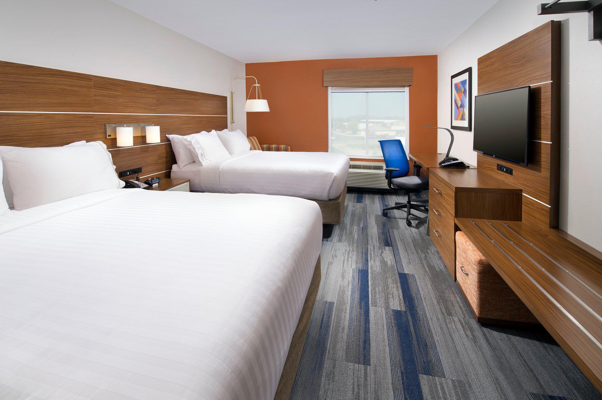 Holiday Inn Express & Suites New Braunfels Photo