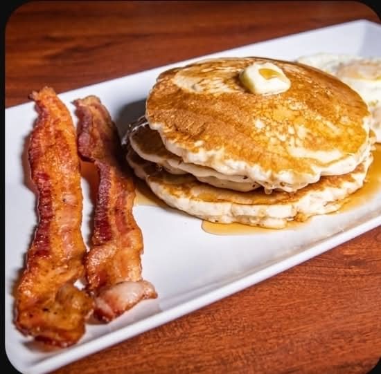 El Americano (Pancakes, Eggs, & Bacon)
