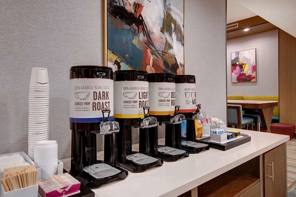 Hampton Inn & Suites Ontario Rancho Cucamonga Image