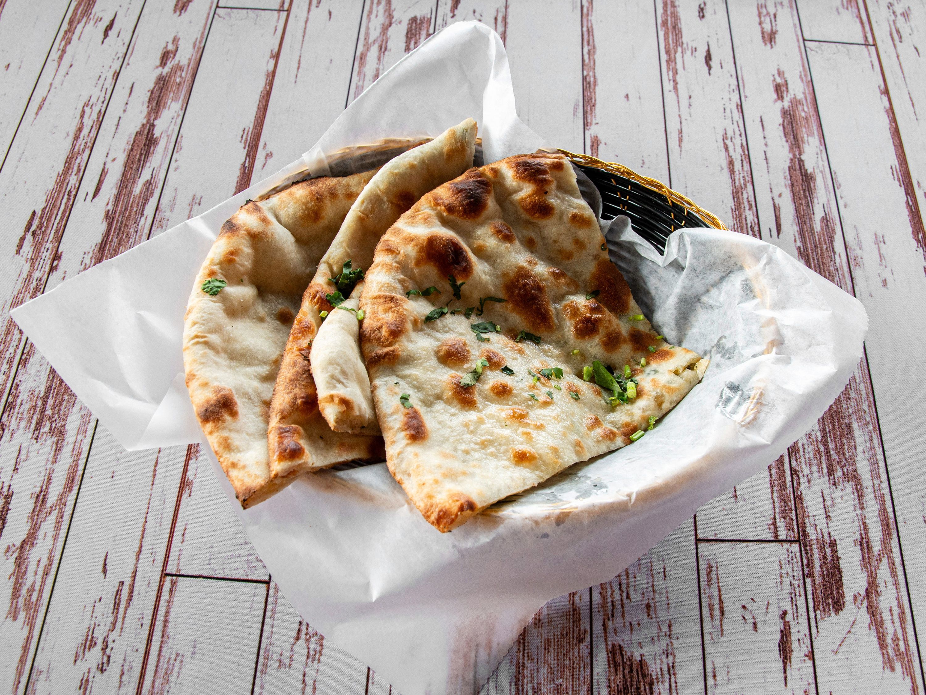 CHEESE NAAN