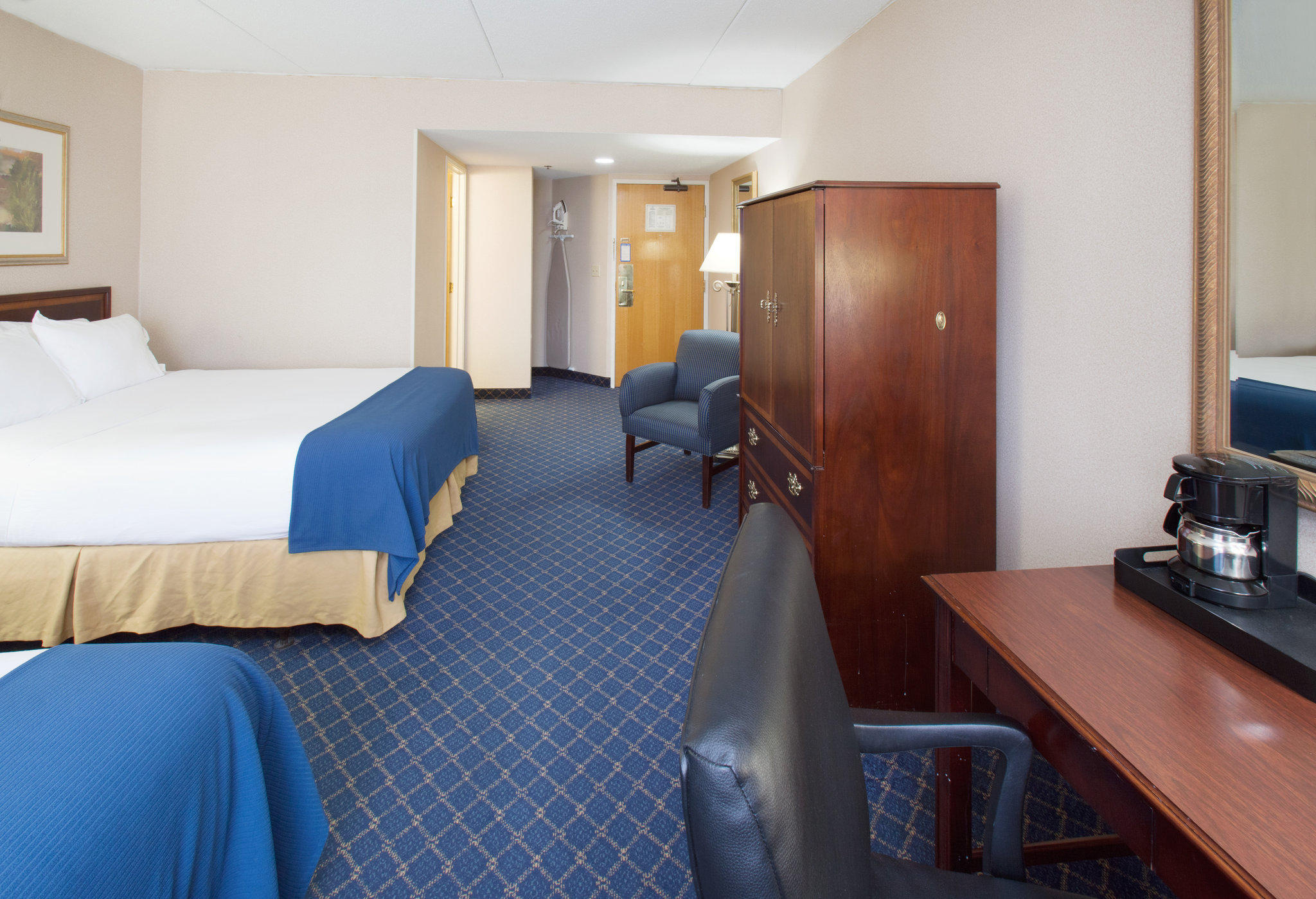 Holiday Inn Express Des Moines-at Drake University Photo