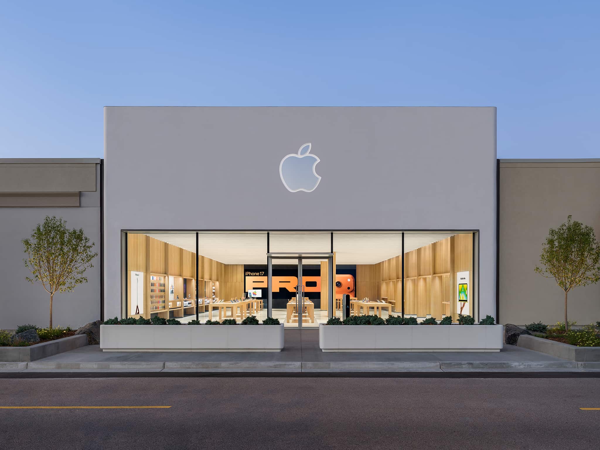 Apple The Promenade Shops at Briargate