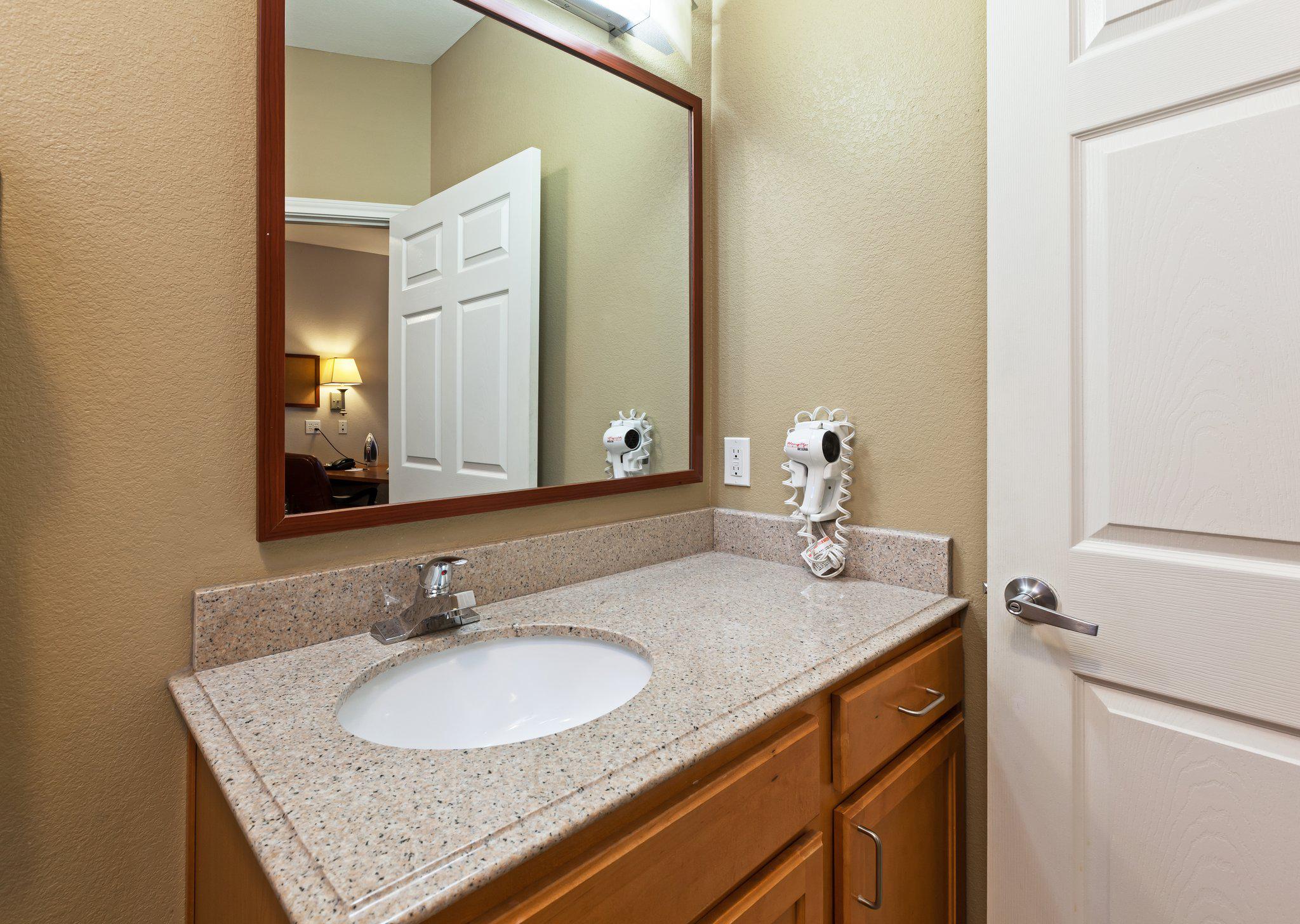 Candlewood Suites Texas City Photo