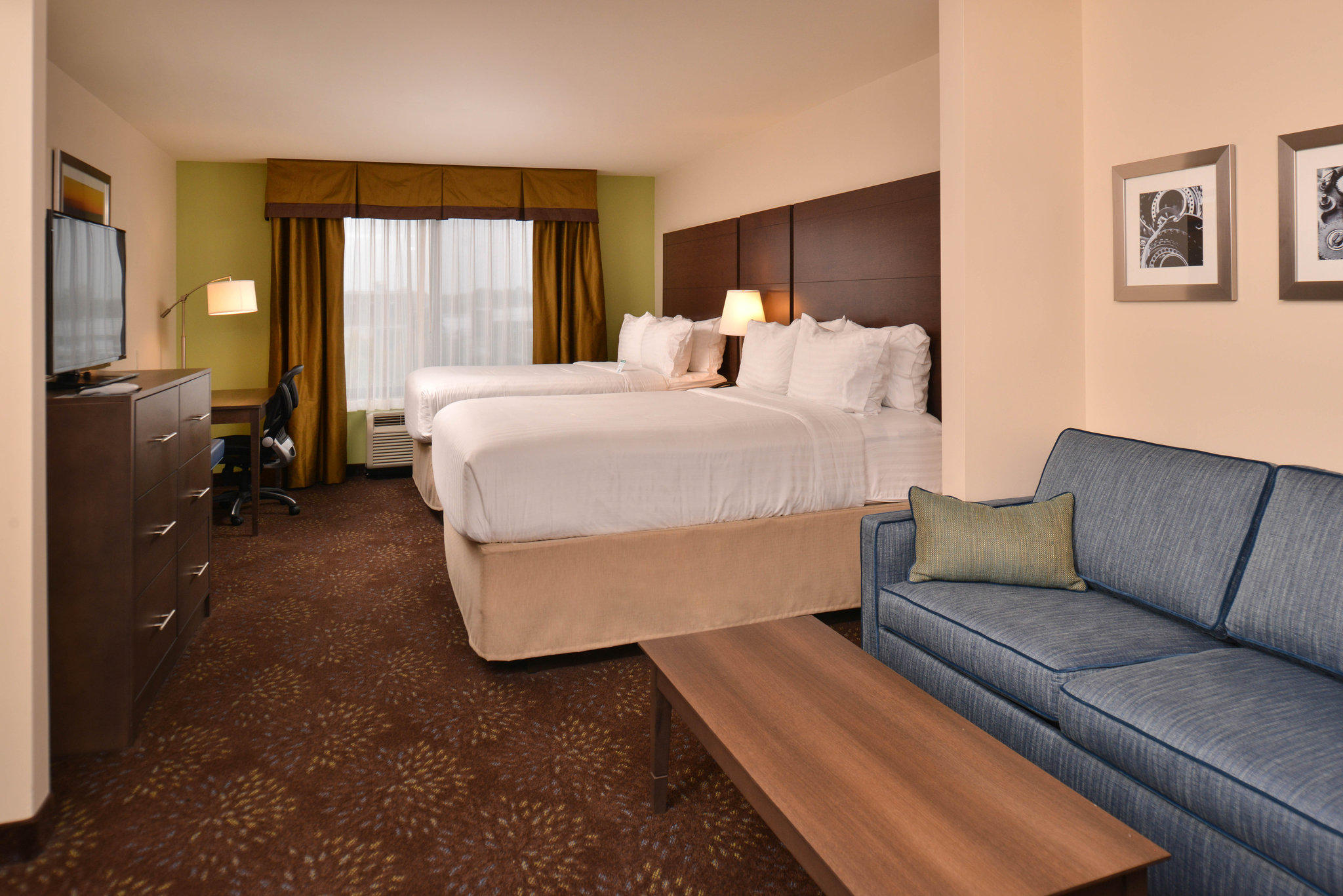 Holiday Inn Express & Suites Dearborn SW - Detroit Area Photo