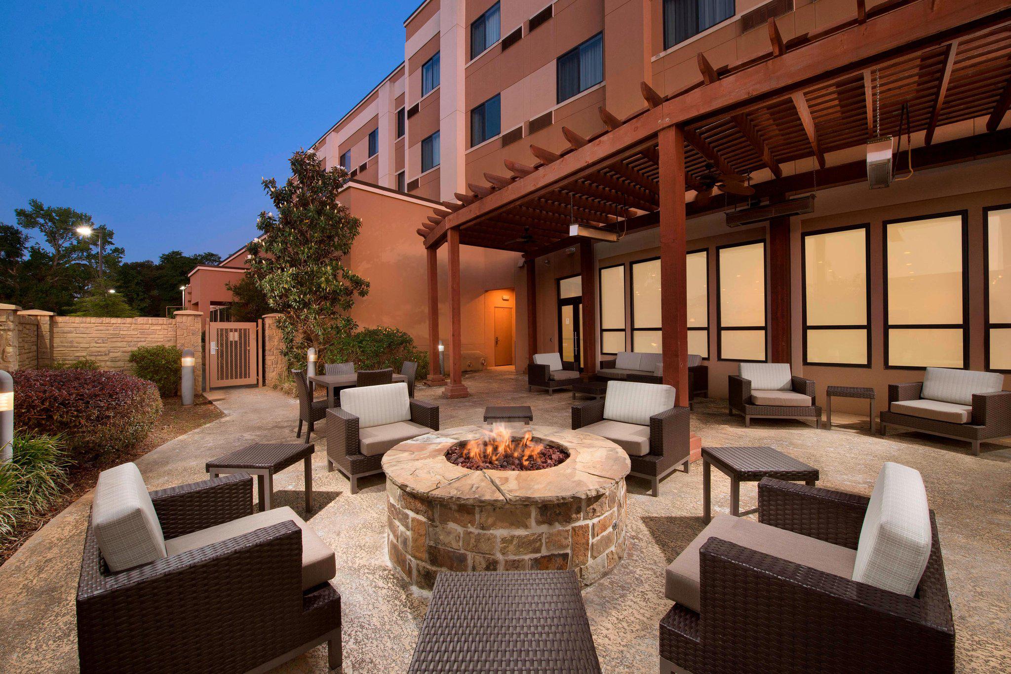 Courtyard by Marriott Tyler Photo