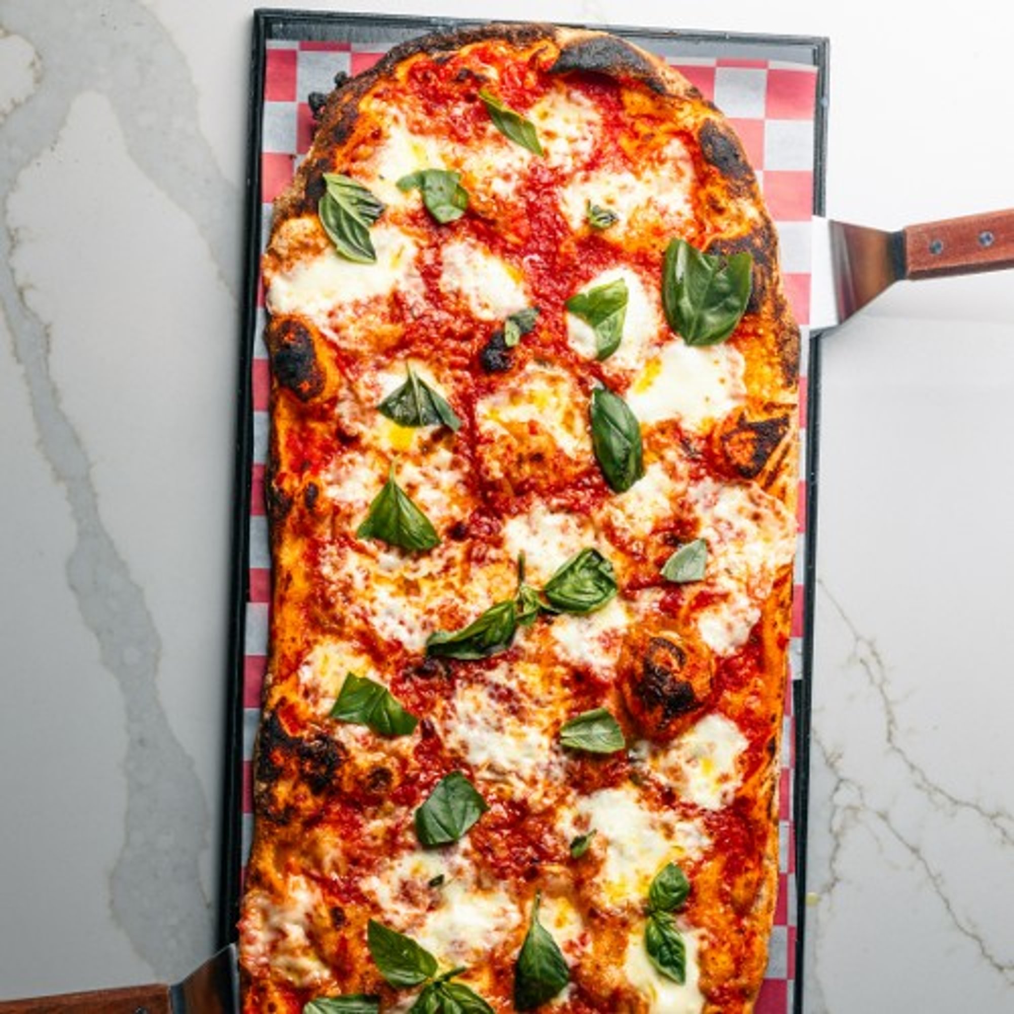 Margherita Pizza (2 Ft. Pala)