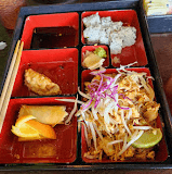 L Bento Box 2 Pad Thai