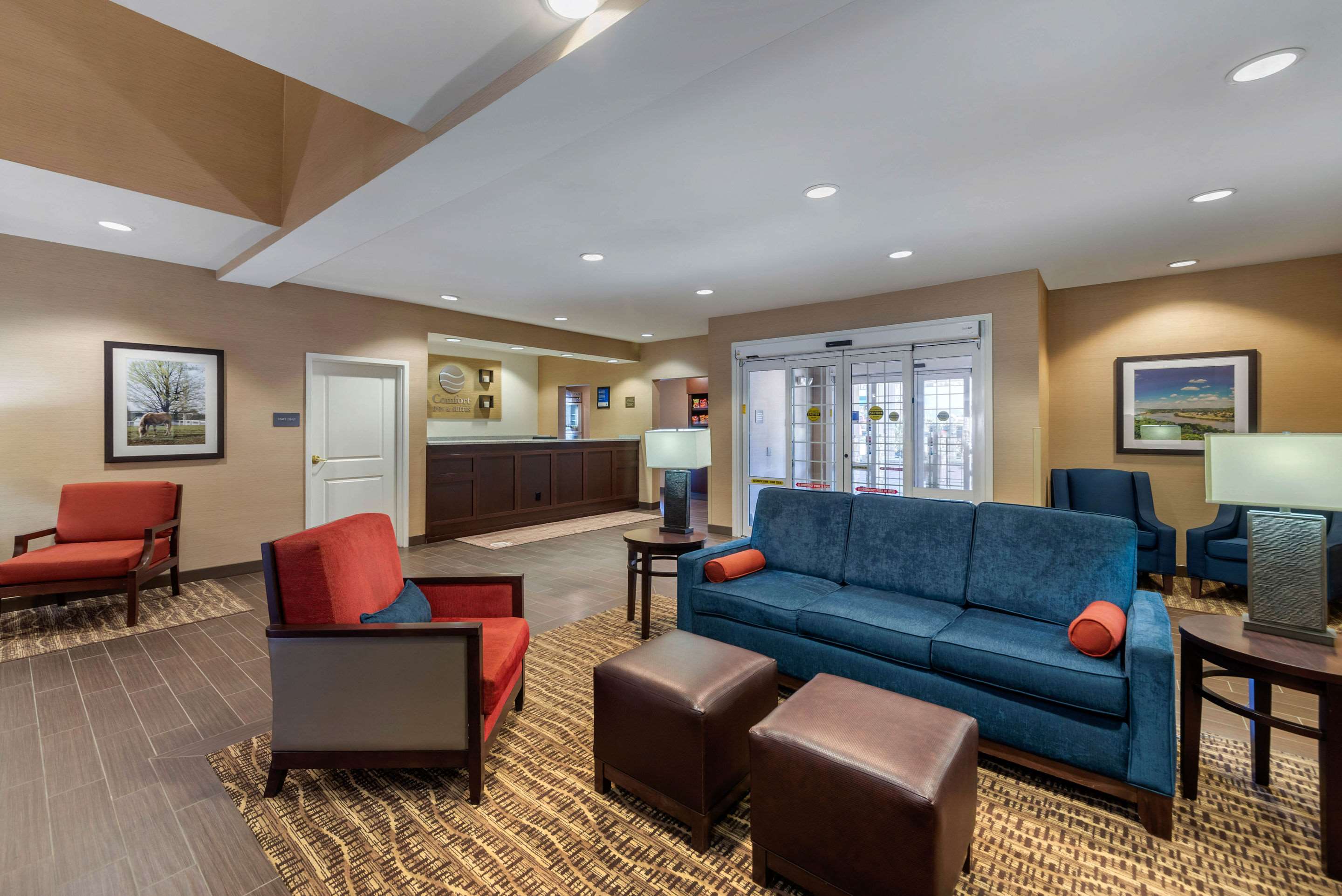 Comfort Inn & Suites Northern Kentucky Photo