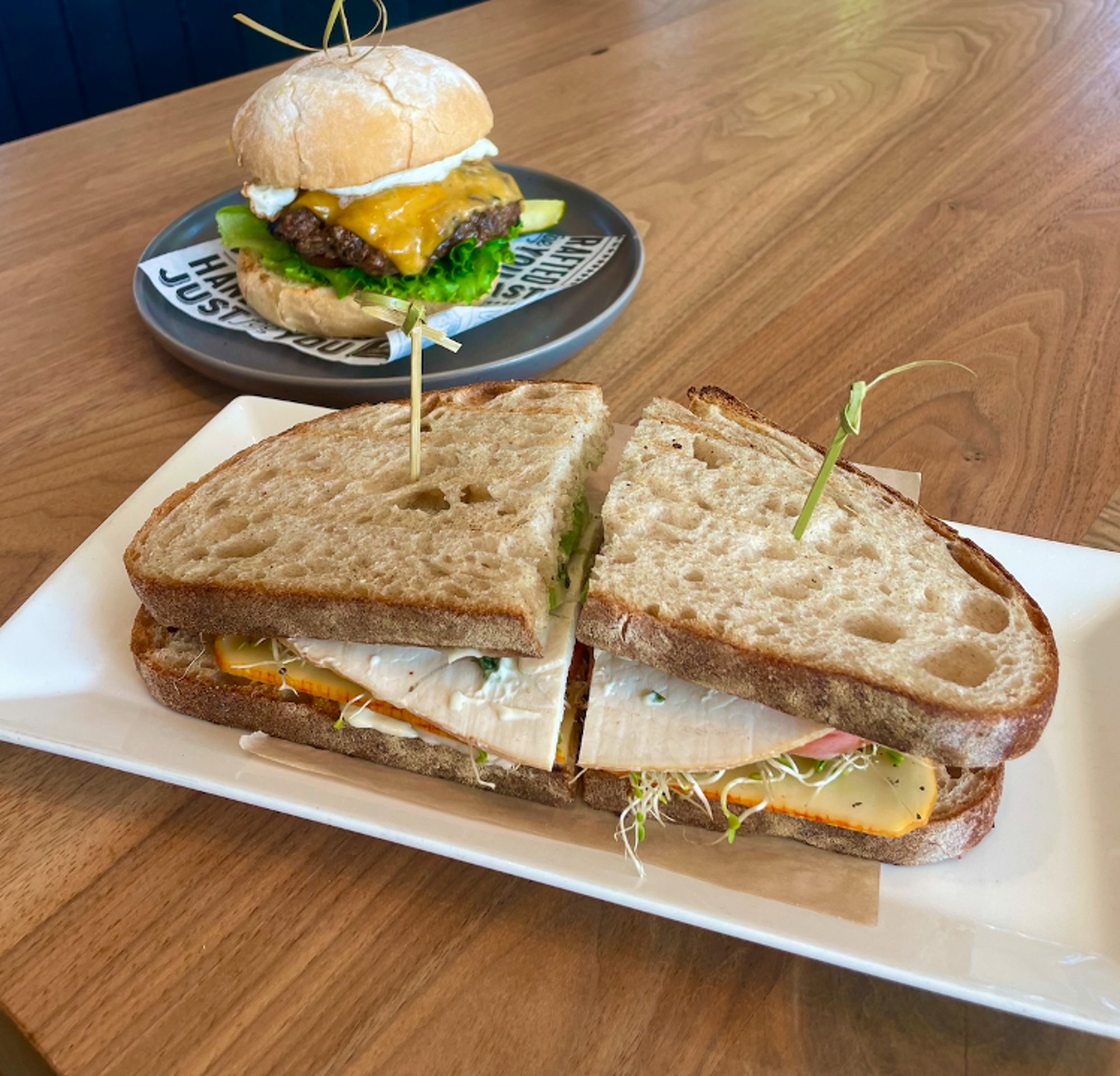 AVOCADO & MUENSTER
