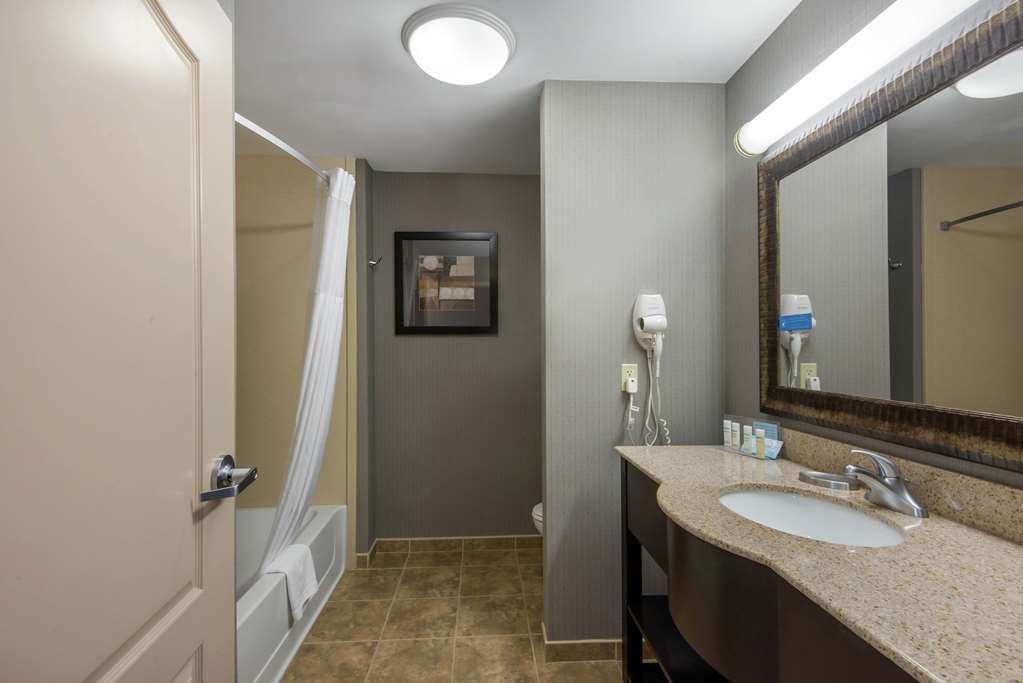 Hampton Inn Meadville Image