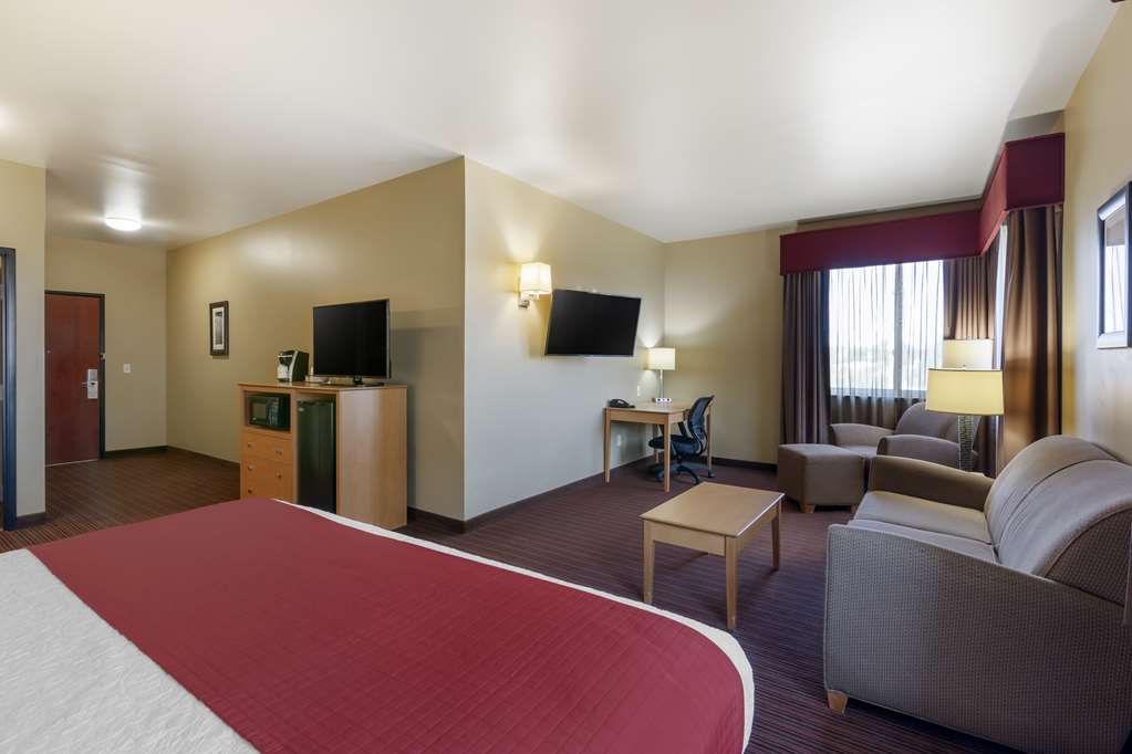 Best Western Golden Prairie Inn & Suites Image