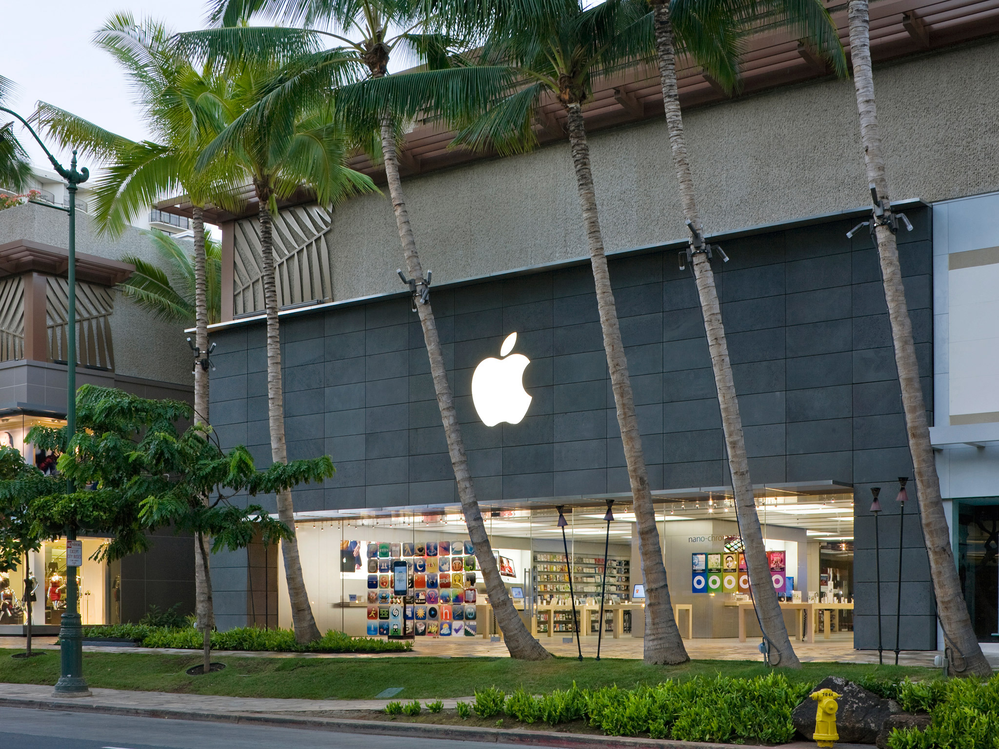 Apple Royal Hawaiian Photo