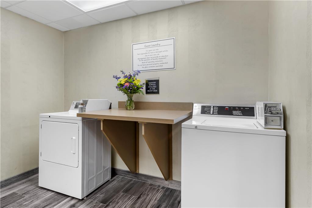 Best Western Plus River Escape Inn & Suites Image