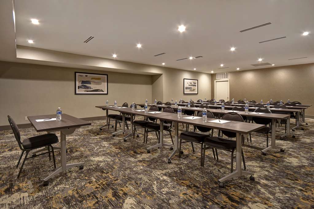 DoubleTree by Hilton St. Louis Airport Image