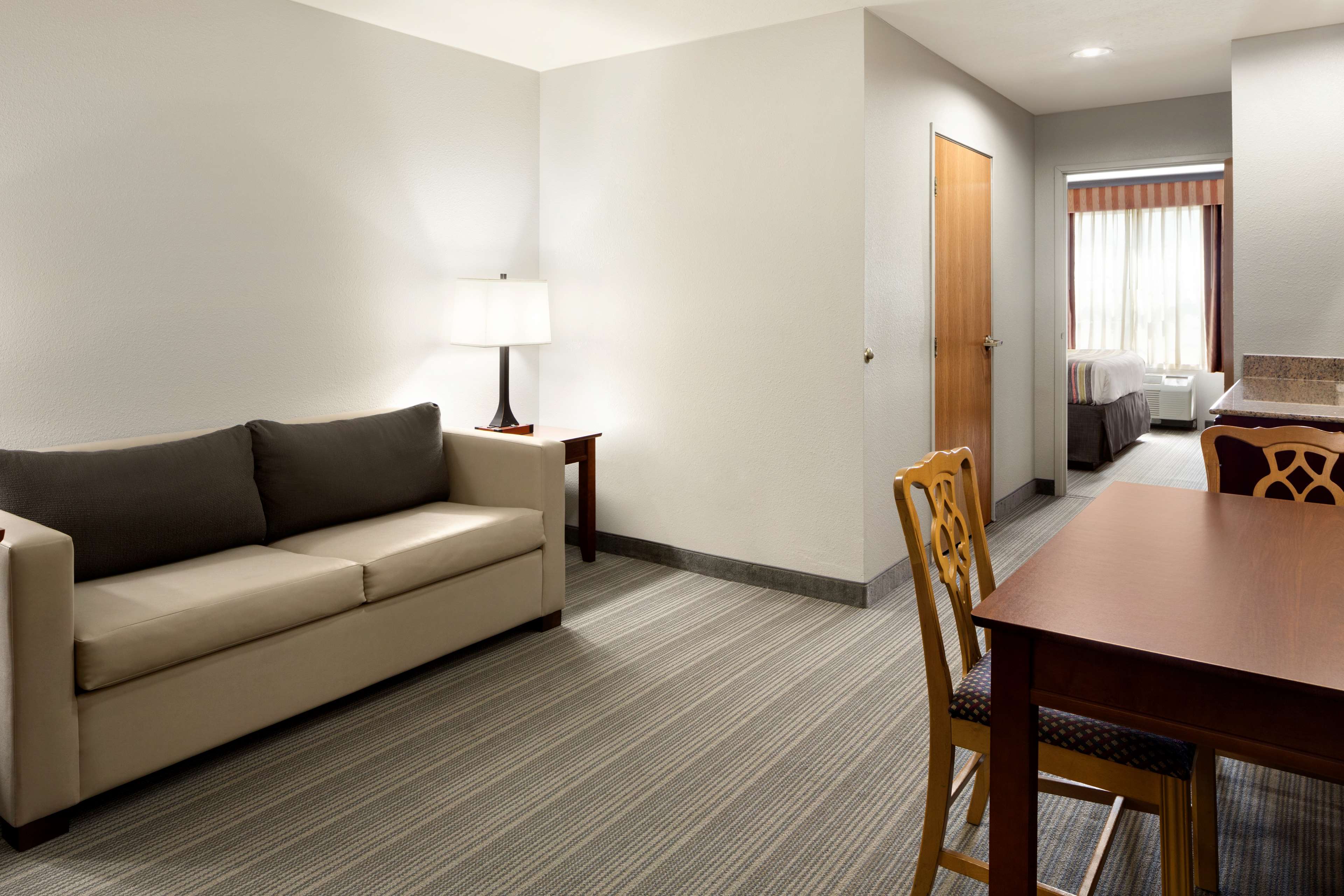 Country Inn & Suites by Radisson, Columbus West, OH Photo