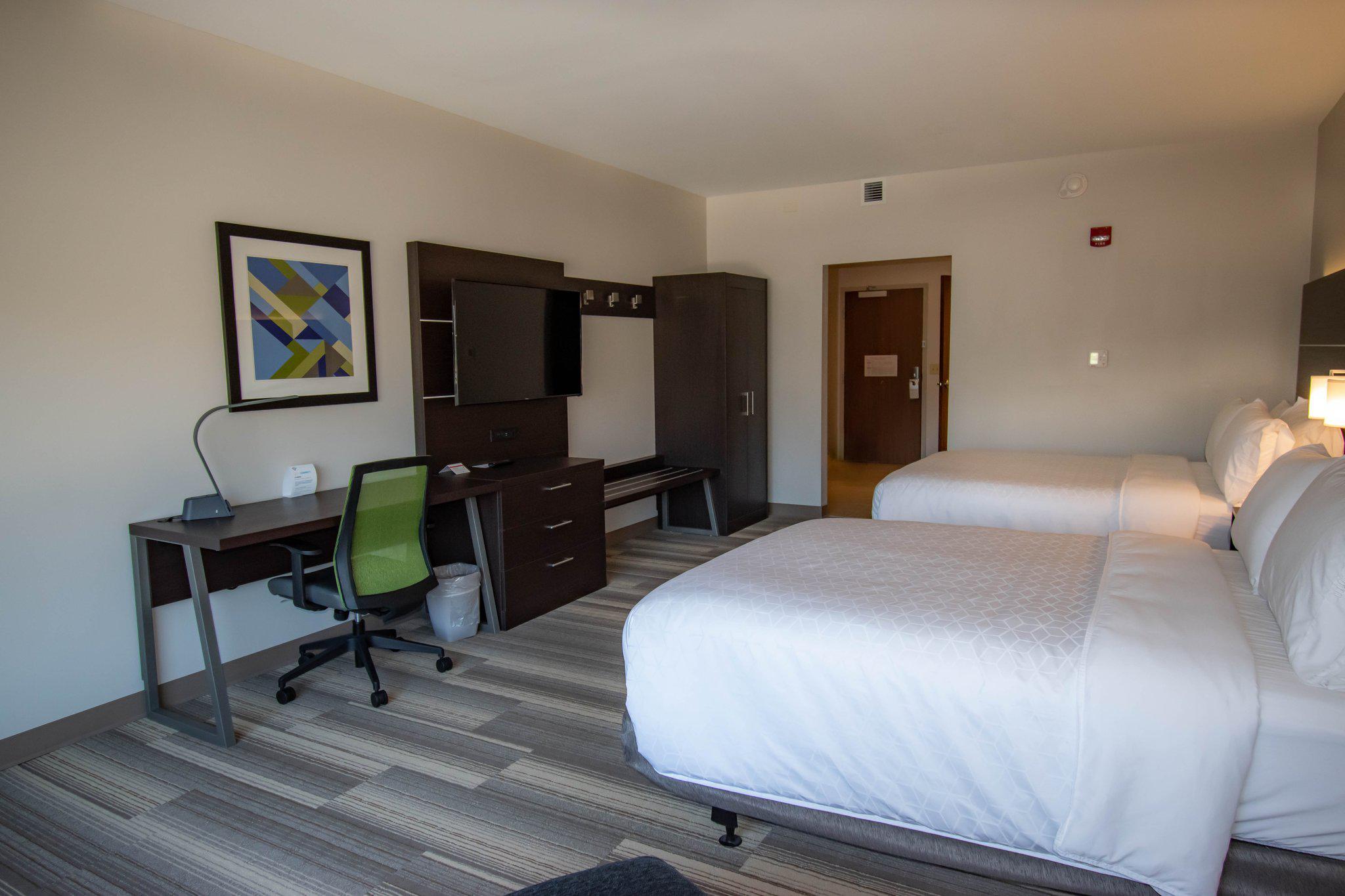 Holiday Inn Express & Suites Tonawanda - Buffalo Area Photo