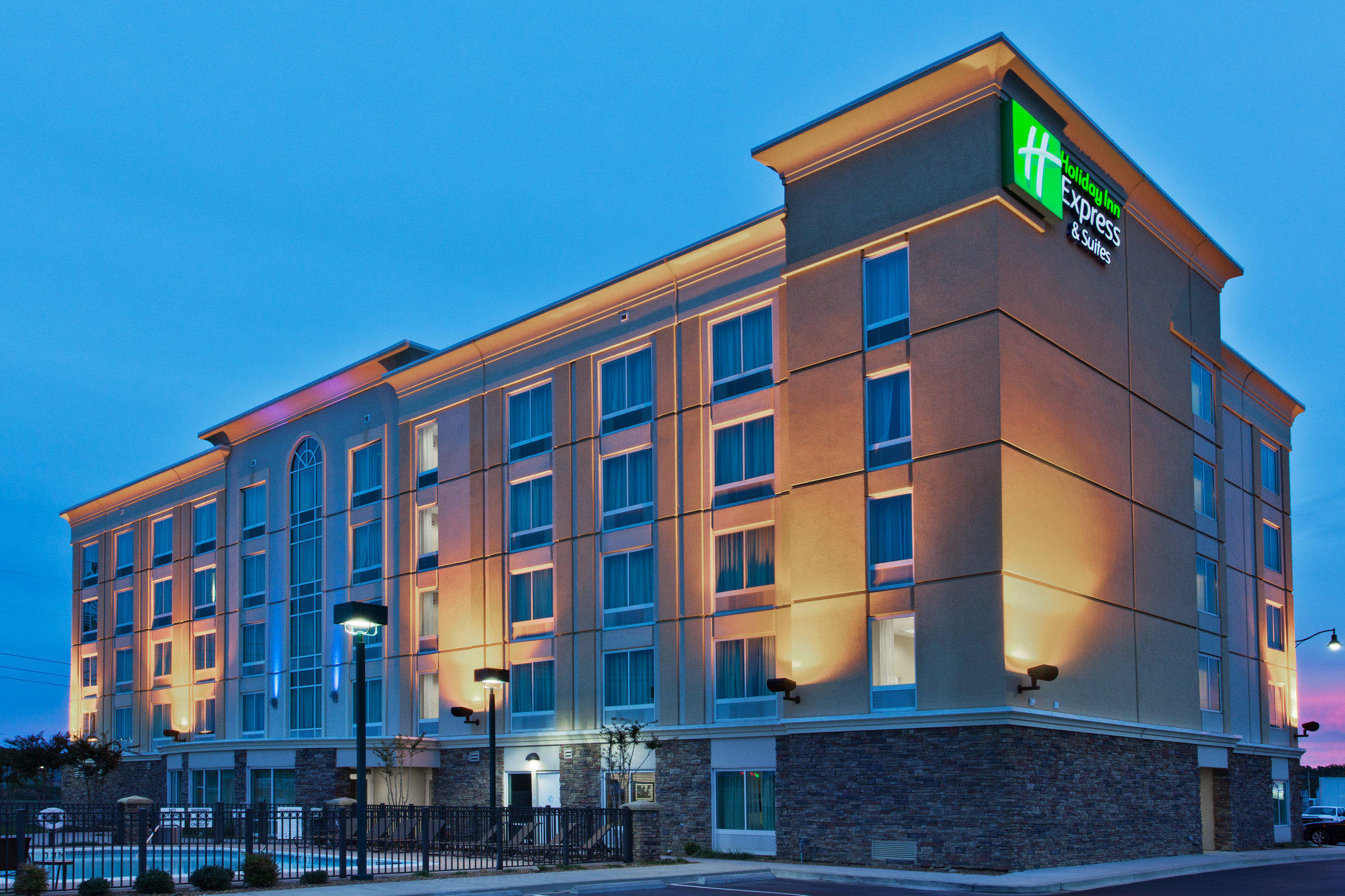 Holiday Inn Express & Suites Jackson Northeast Photo